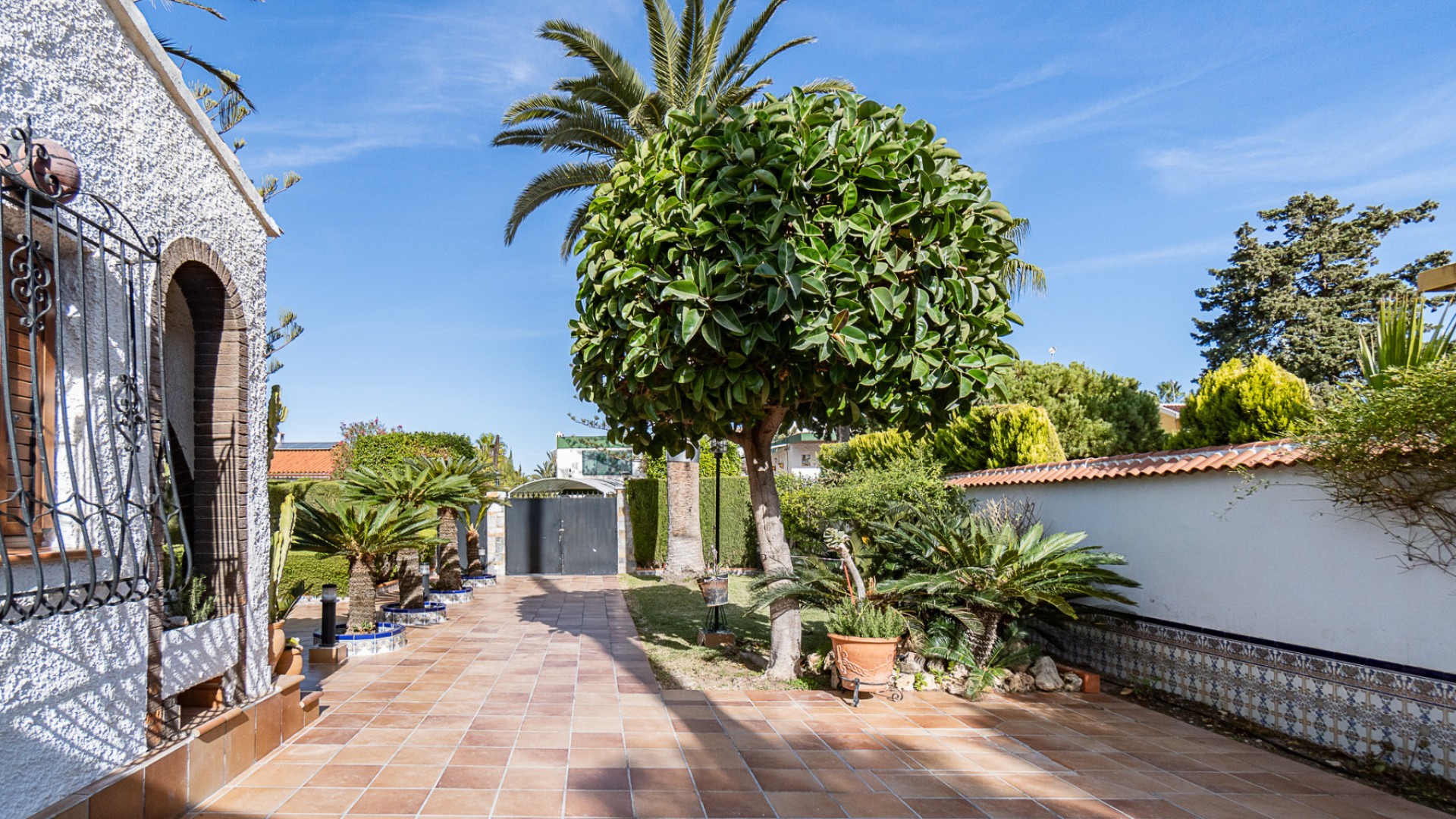 Sprzedaż - Villa -
La Zenia - Beachside