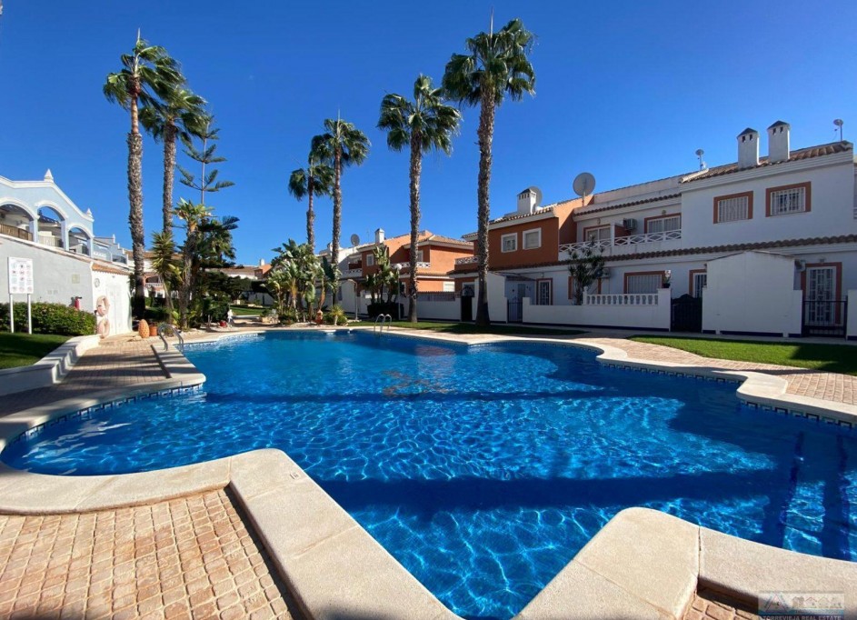 Sprzedaż - Villa -
Torrevieja - CIUDAD QUESADA
