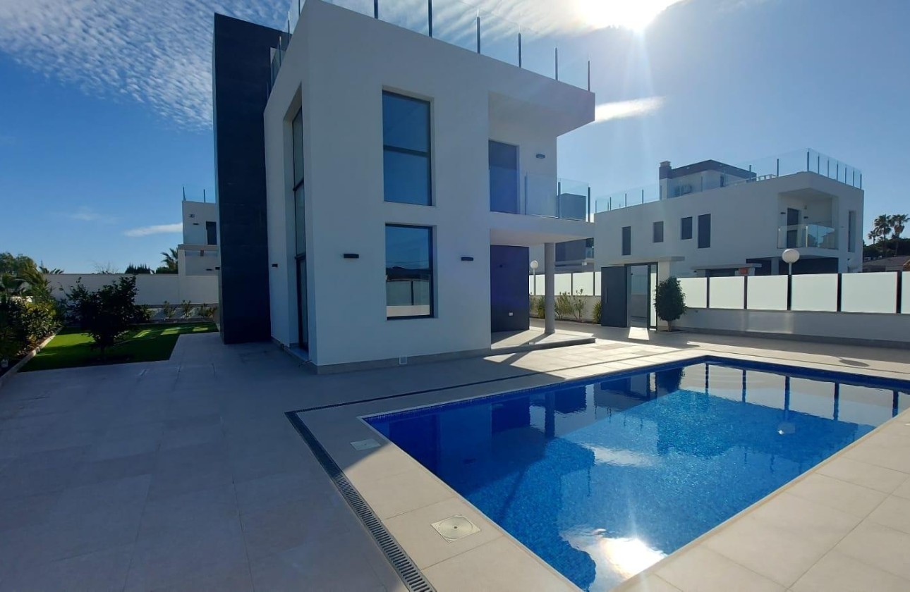 Sprzedaż - Villa -
Torrevieja - Los Balcones