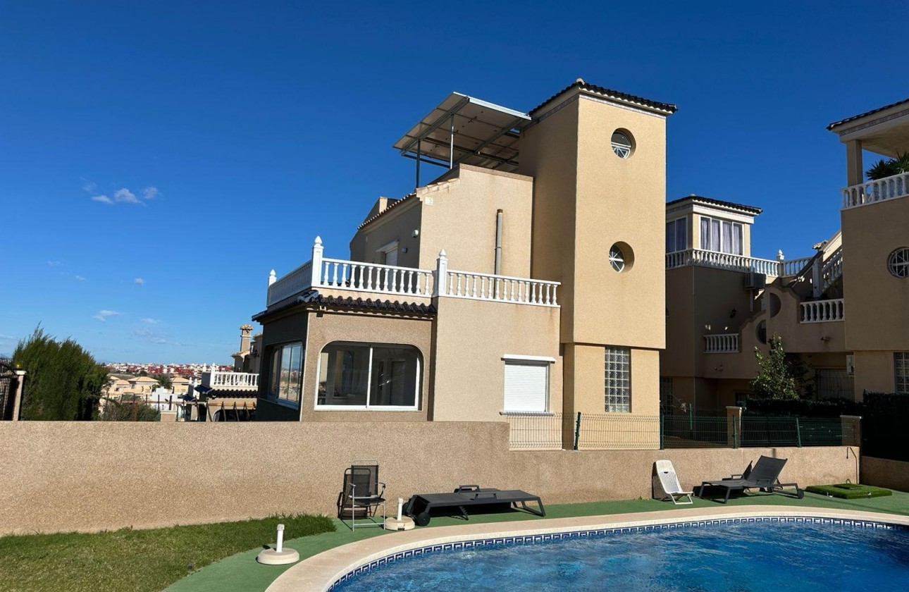 Sprzedaż - Villa -
Torrevieja - VILLAMARTIN