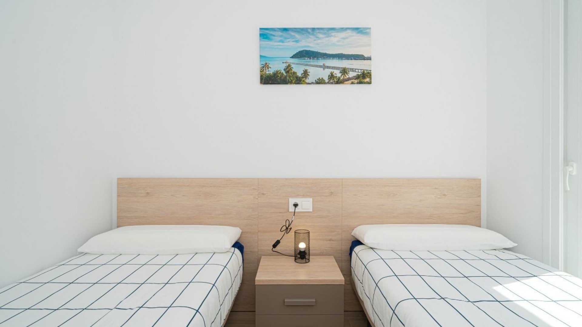 Sprzedaż - Willa w zabudowie bliźniaczej -
Avileses