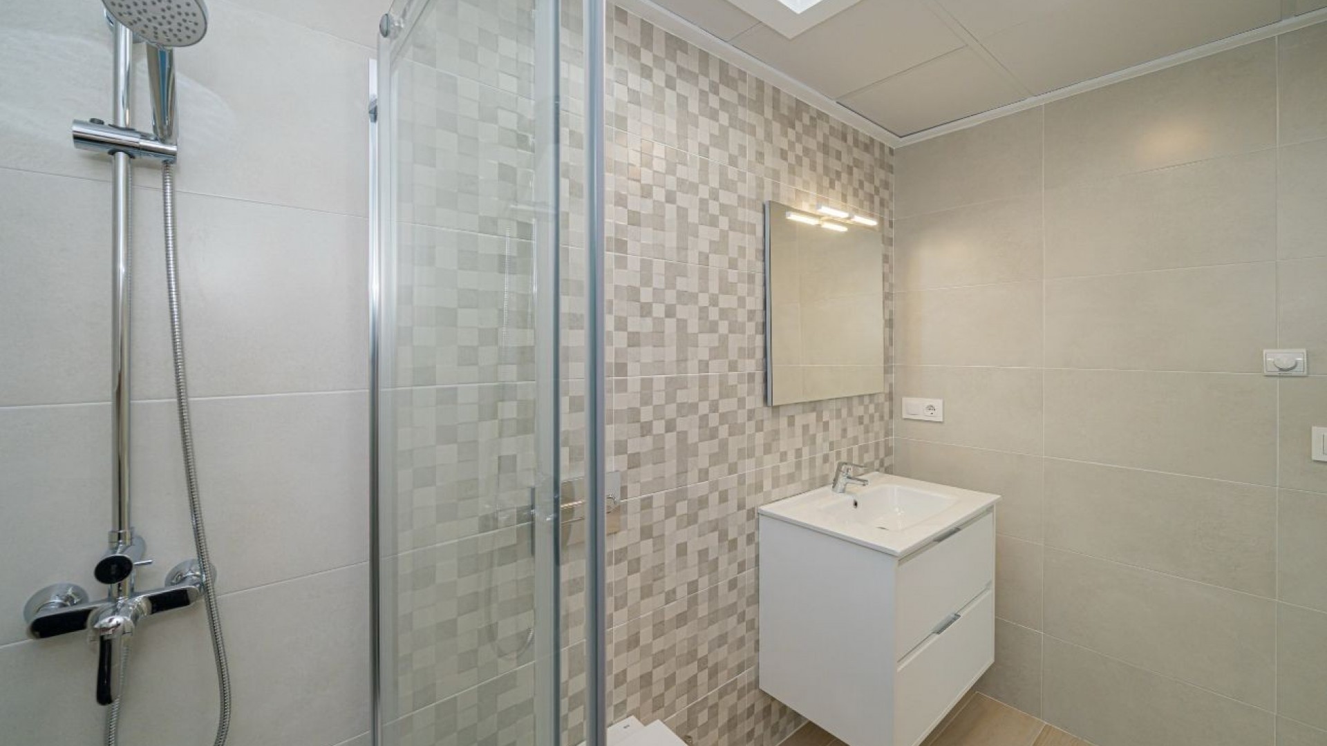 Sprzedaż - Willa w zabudowie bliźniaczej -
Avileses