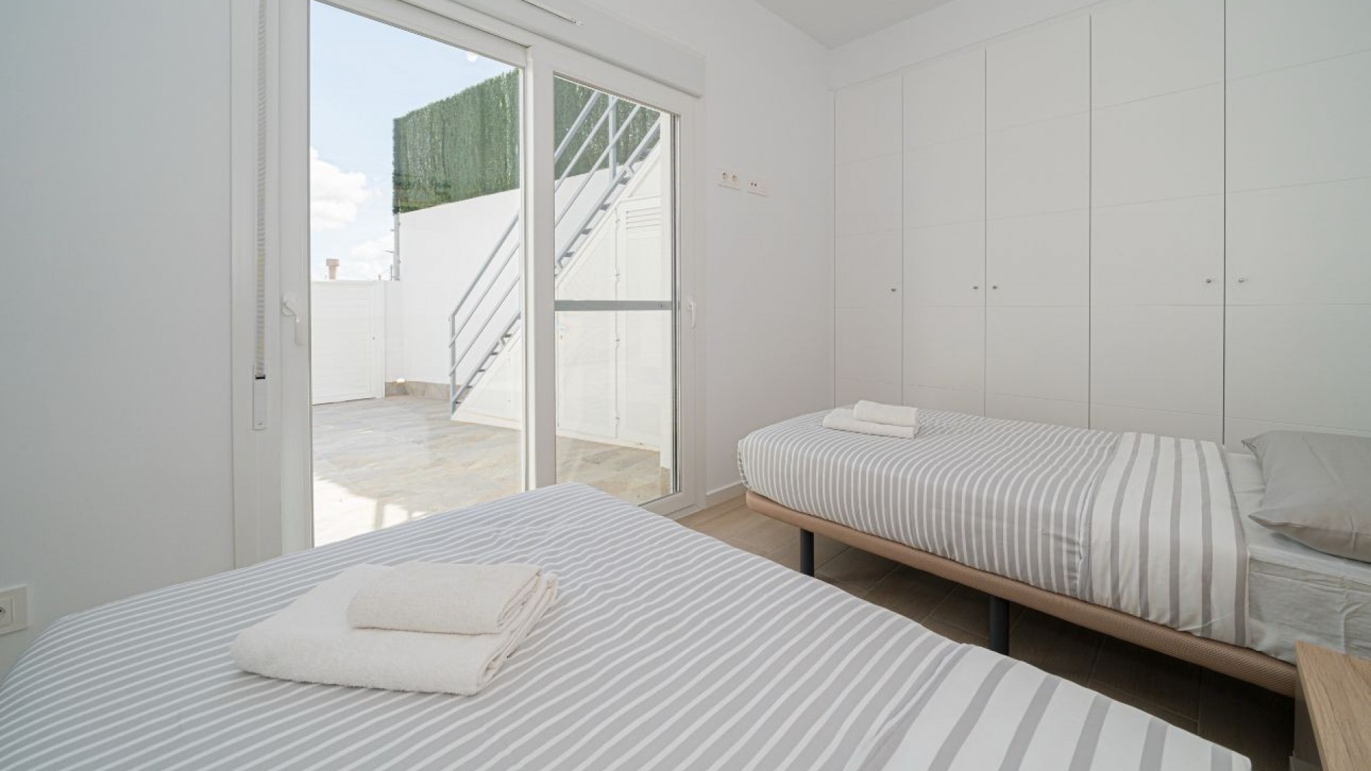 Sprzedaż - Willa w zabudowie bliźniaczej -
Avileses