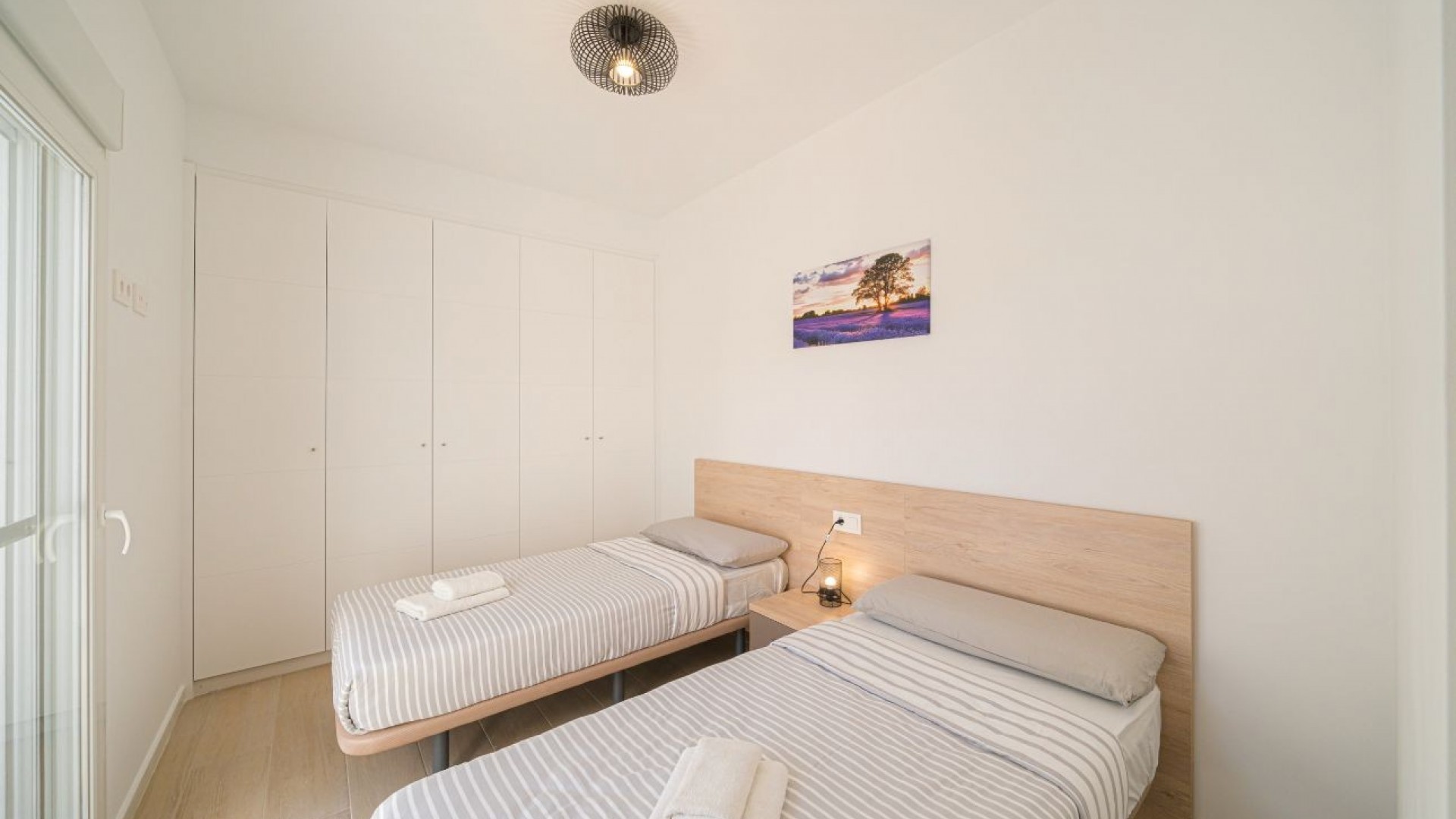 Sprzedaż - Willa w zabudowie bliźniaczej -
Avileses