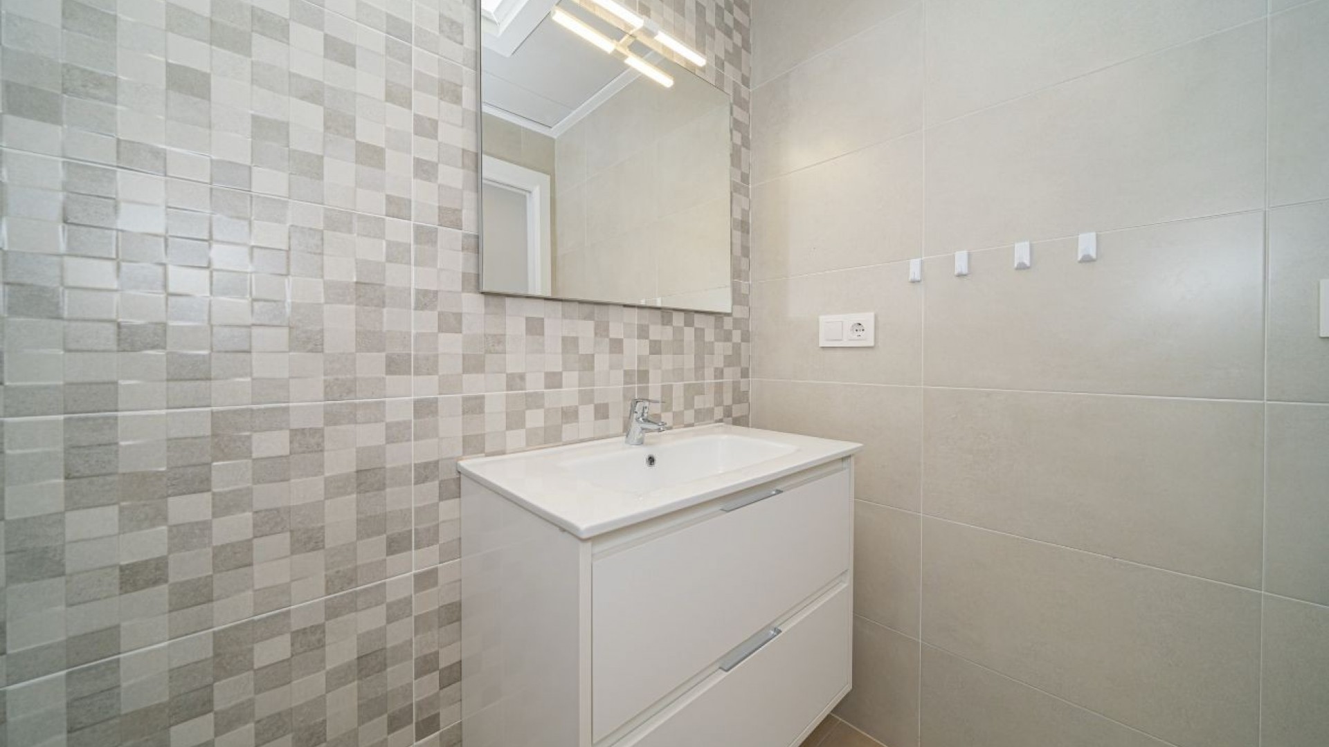 Sprzedaż - Willa w zabudowie bliźniaczej -
Avileses