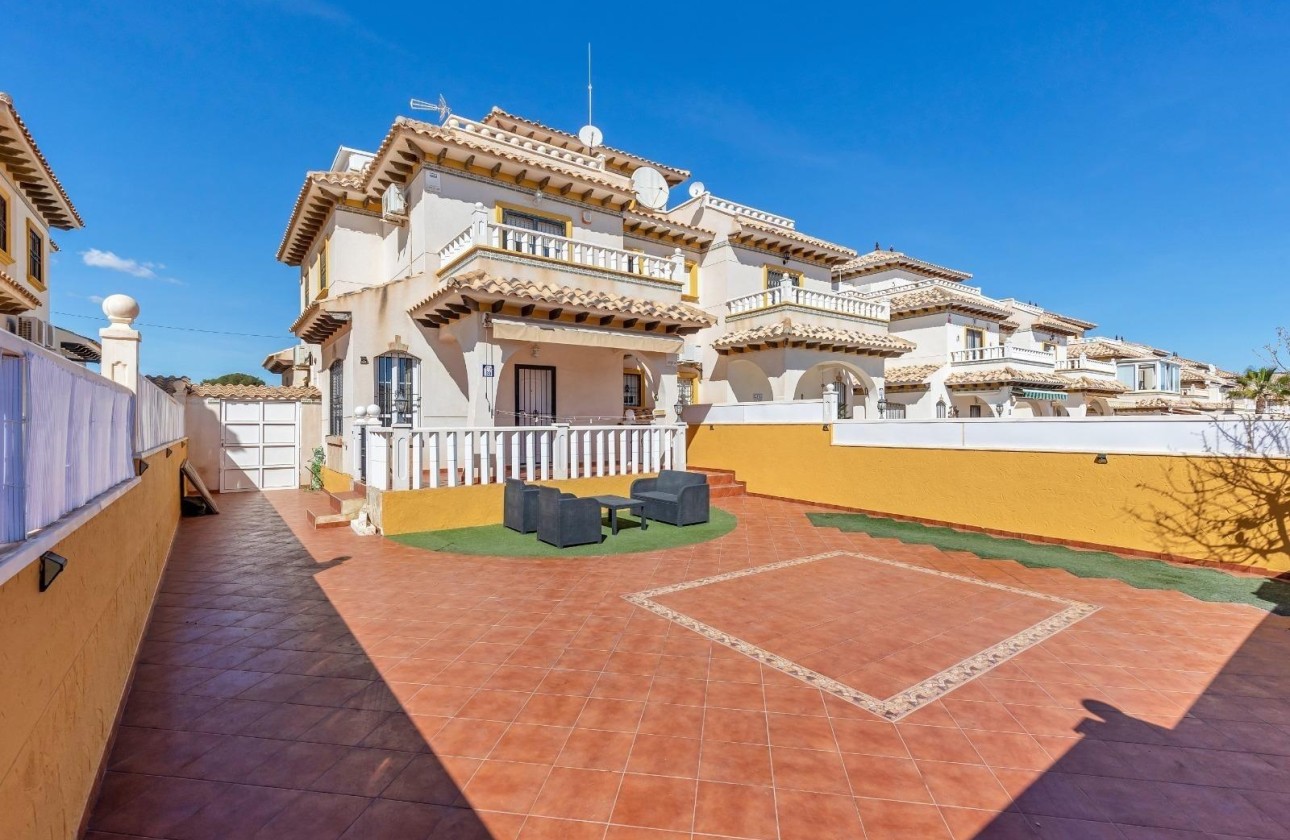 Sprzedaż - Willa w zabudowie bliźniaczej -
Cabo Roig - Lomas de Cabo Roig
