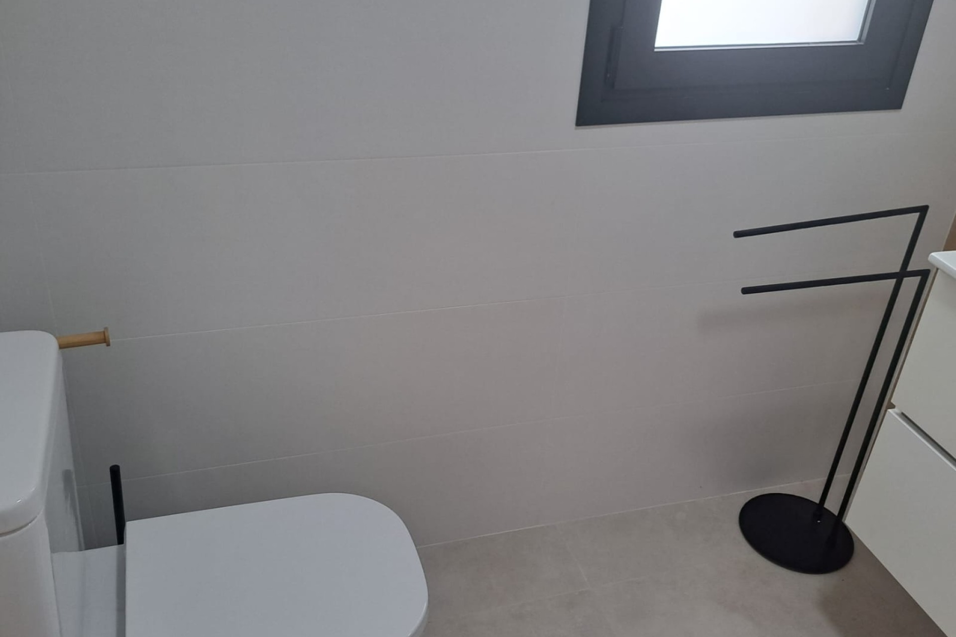 Sprzedaż - Willa w zabudowie bliźniaczej -
Cox