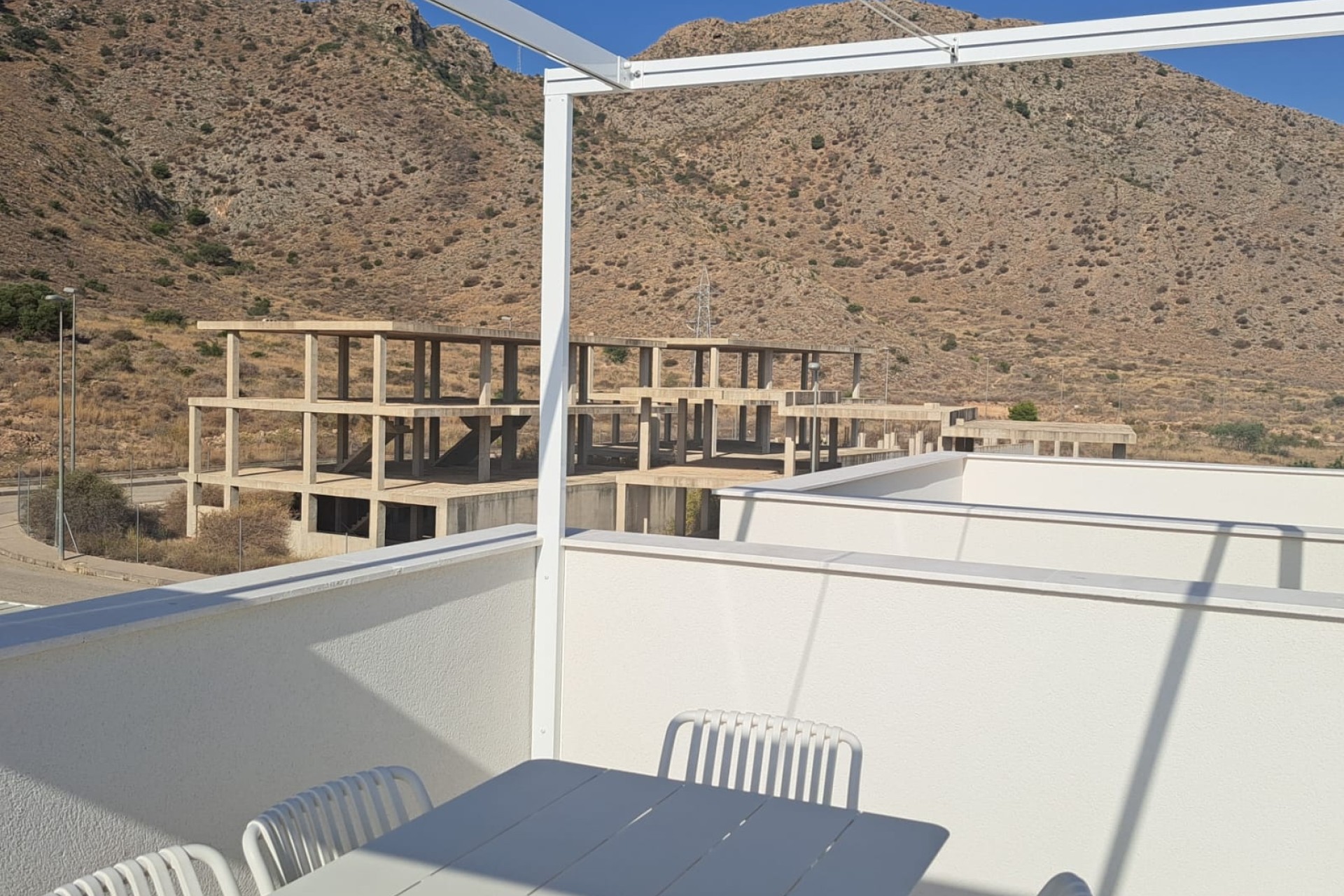 Sprzedaż - Willa w zabudowie bliźniaczej -
Cox