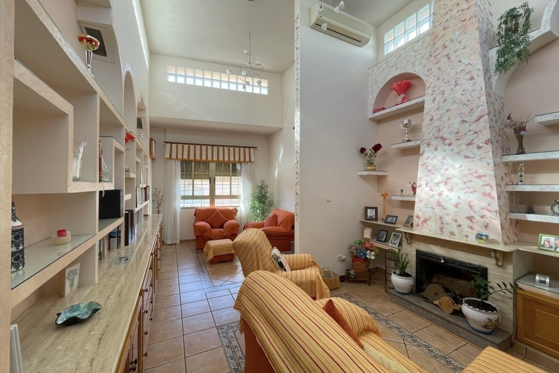 Sprzedaż - Willa w zabudowie bliźniaczej -
La Union