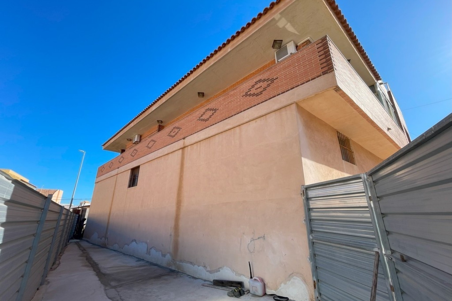 Sprzedaż - Willa w zabudowie bliźniaczej -
La Union