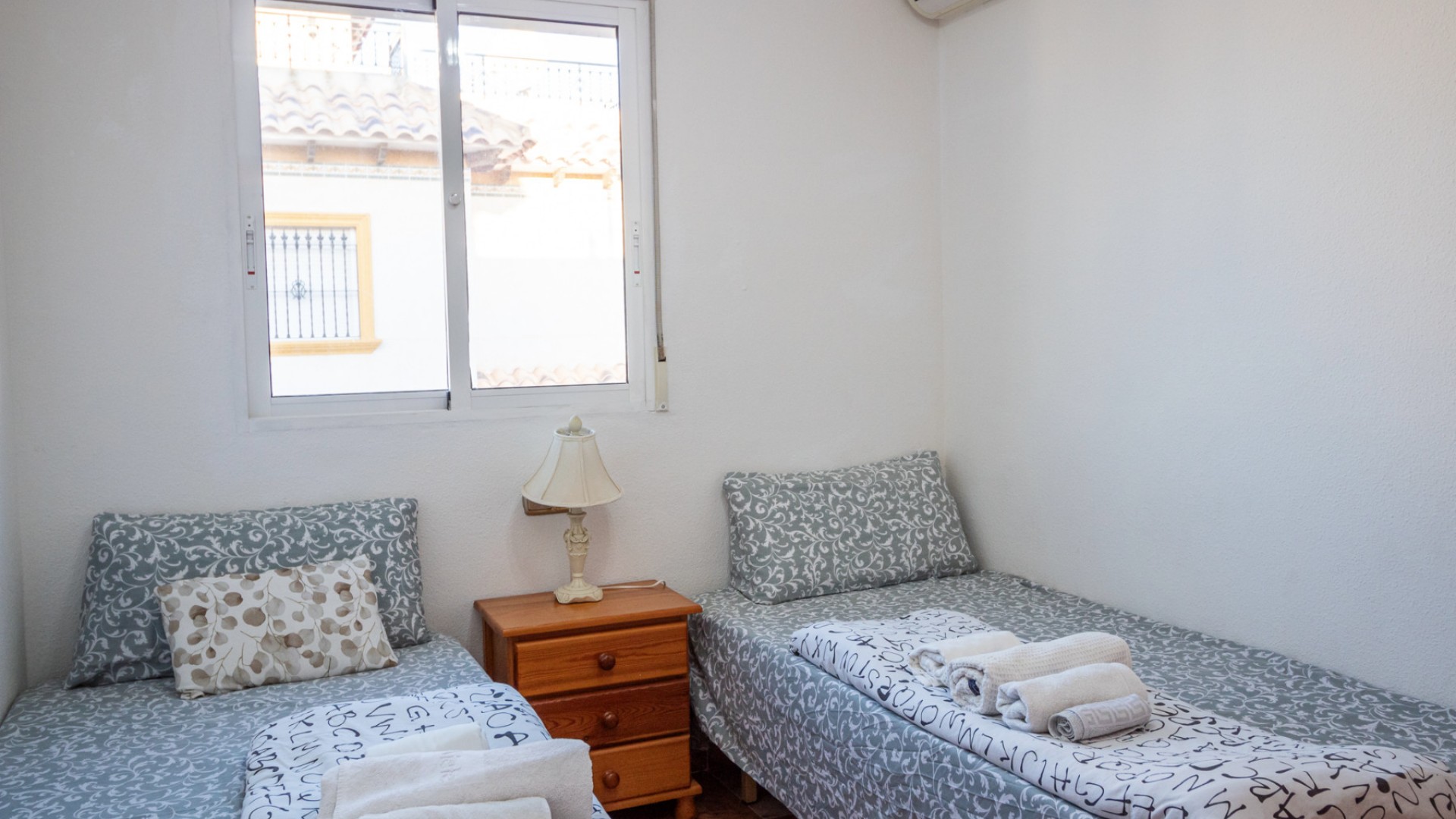 Sprzedaż - Willa w zabudowie bliźniaczej -
La Zenia - Villas San Jose