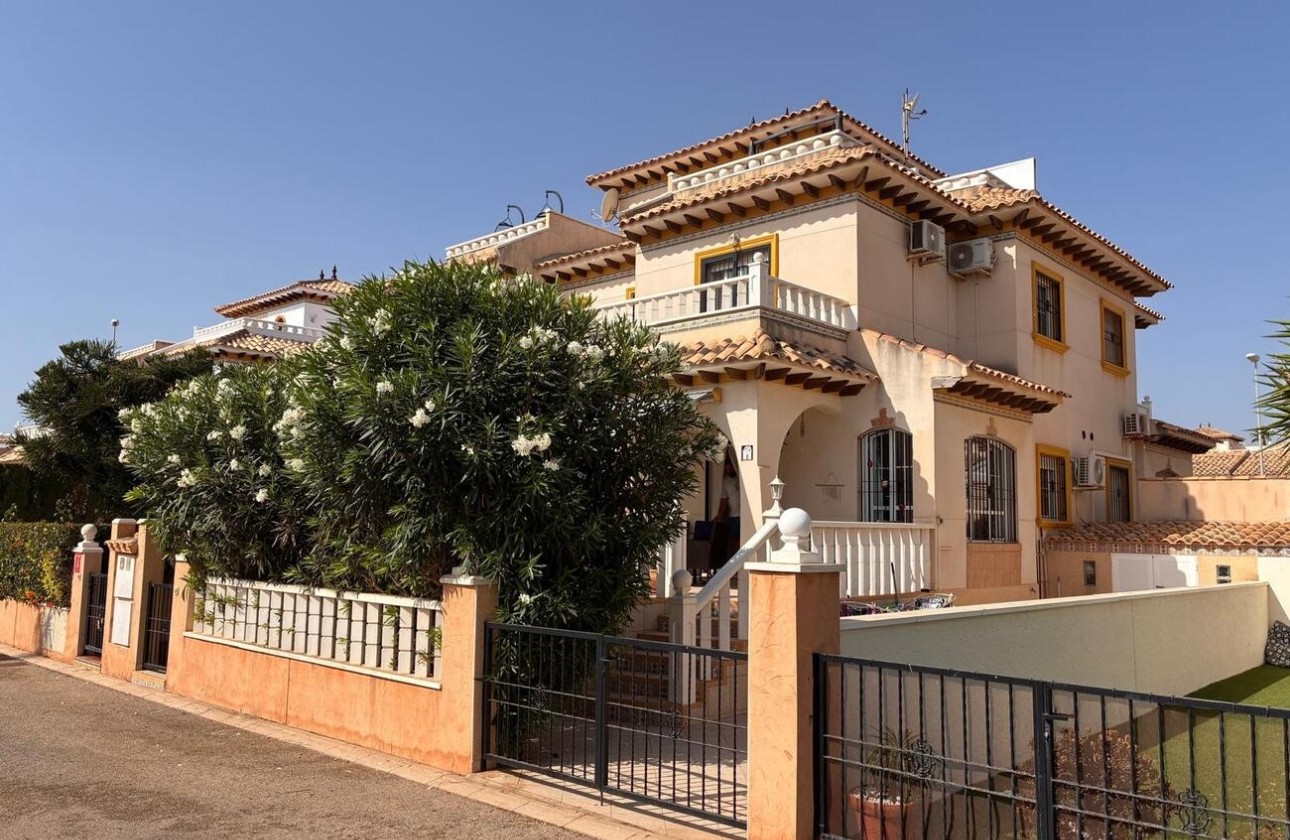 Sprzedaż - Willa w zabudowie bliźniaczej -
Lomas de Cabo Roig