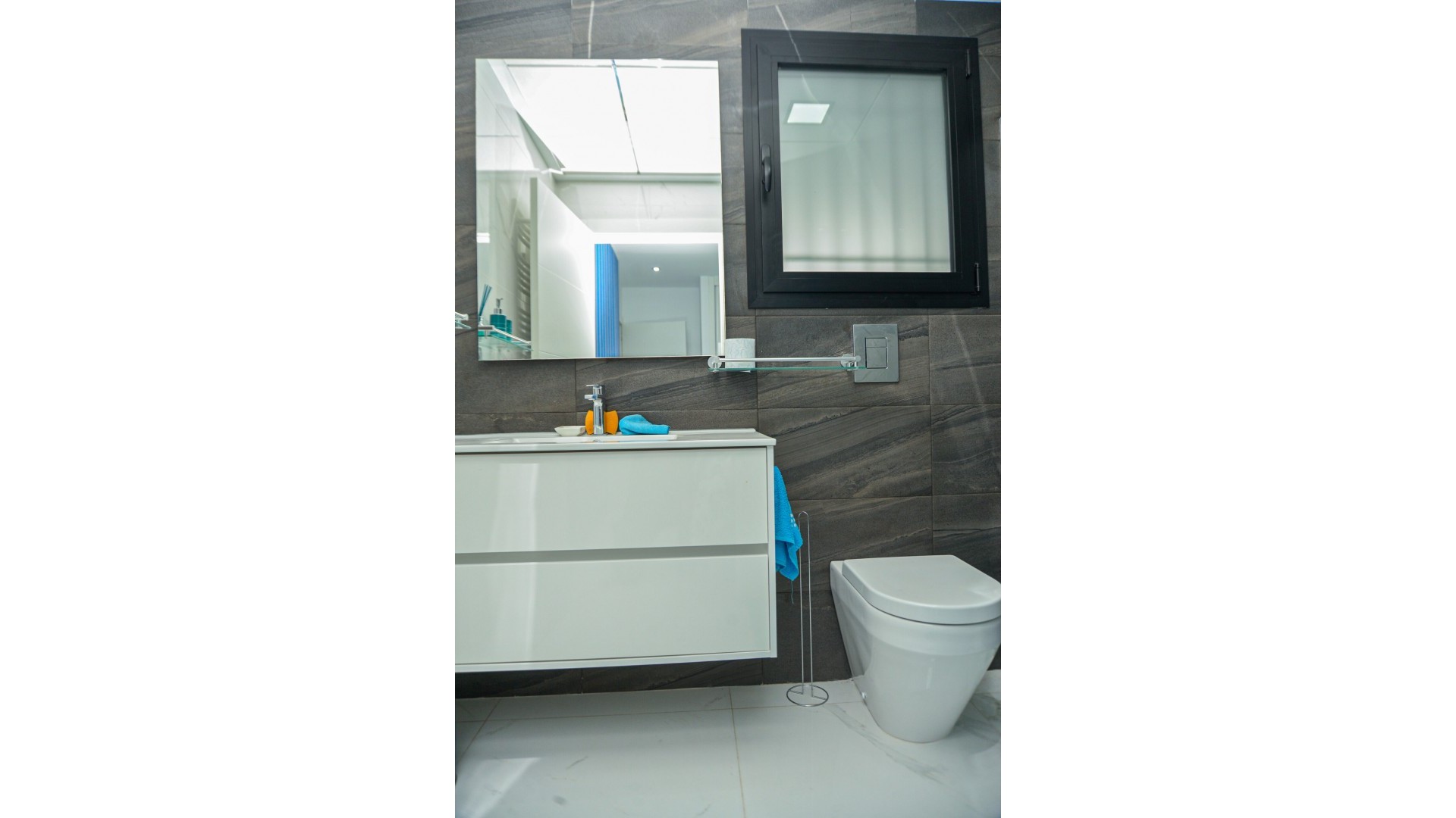 Sprzedaż - Willa w zabudowie bliźniaczej -
Los Montesinos - 0