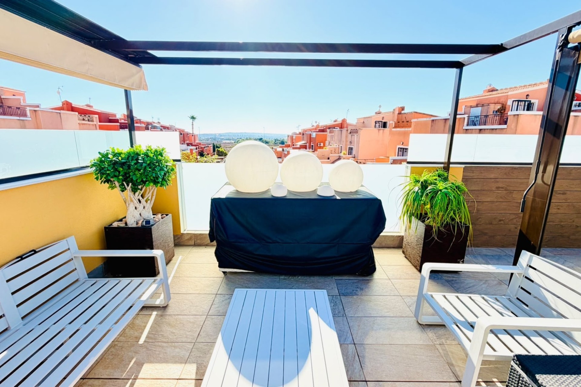 Sprzedaż - Willa w zabudowie bliźniaczej -
Los Montesinos - La Herada