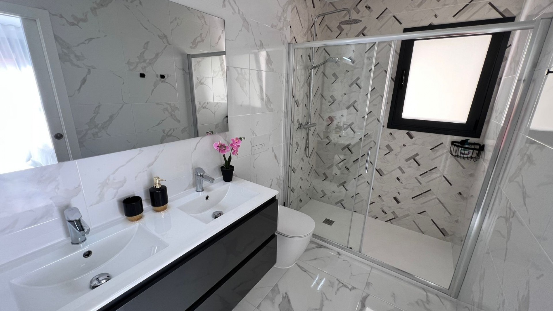 Sprzedaż - Willa w zabudowie bliźniaczej -
Los Montesinos - Los Montesinos - Urb. La Herrada