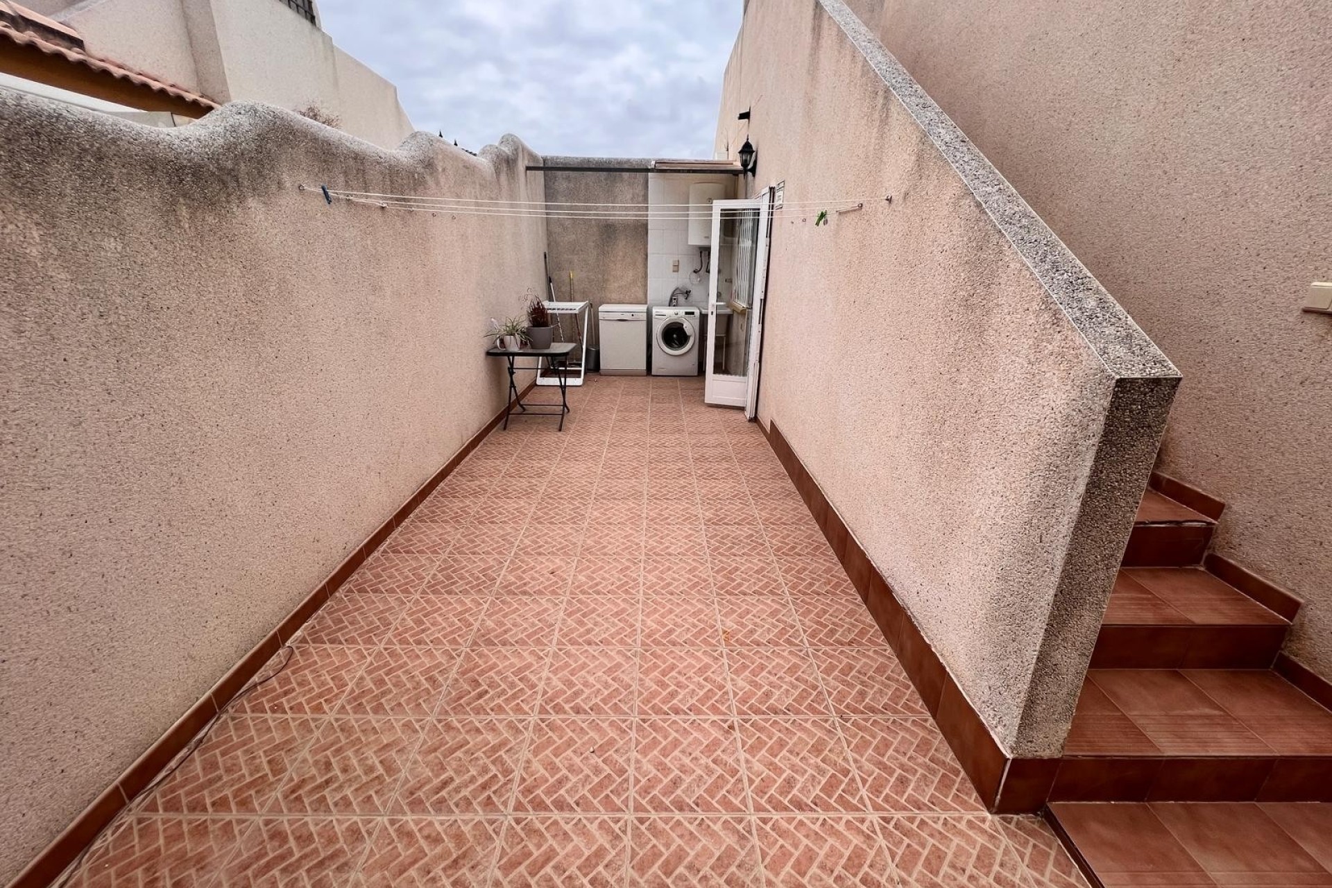 Sprzedaż - Willa w zabudowie bliźniaczej -
Los Montesinos - Urbanizacion montesol