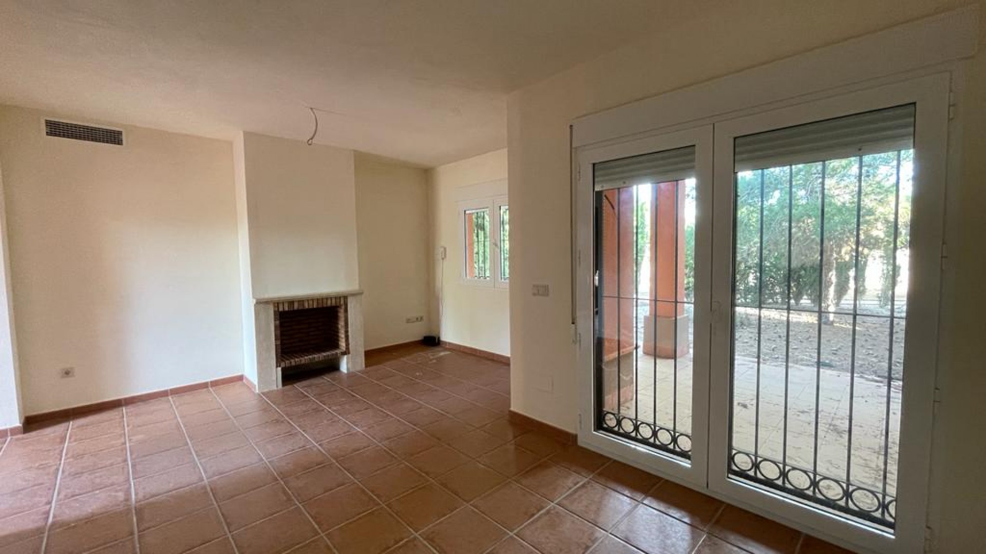 Sprzedaż - Willa w zabudowie bliźniaczej -
Murcia