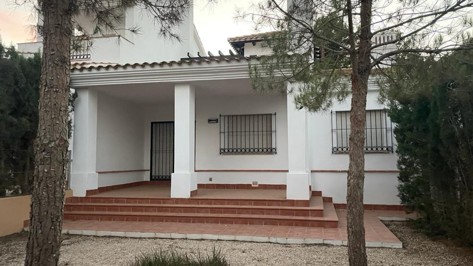 Sprzedaż - Willa w zabudowie bliźniaczej -
Murcia