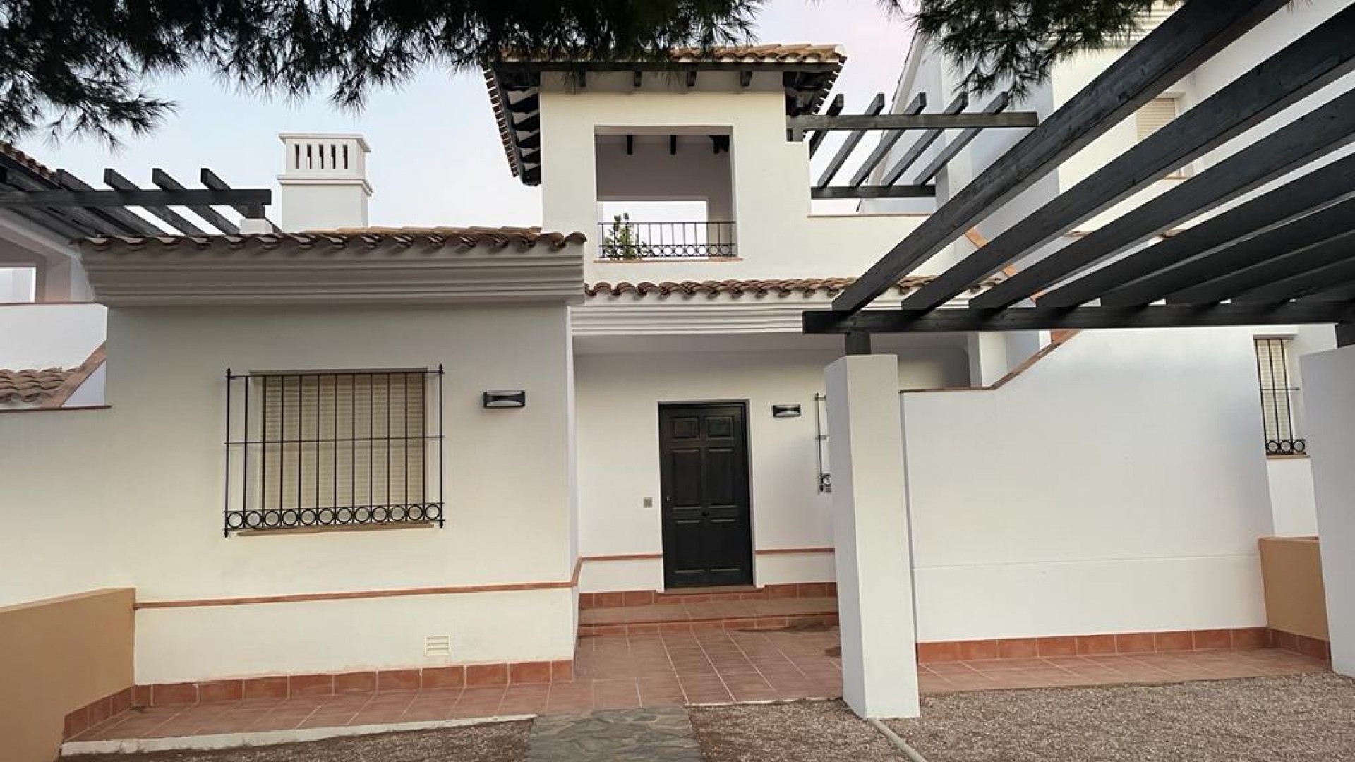 Sprzedaż - Willa w zabudowie bliźniaczej -
Murcia