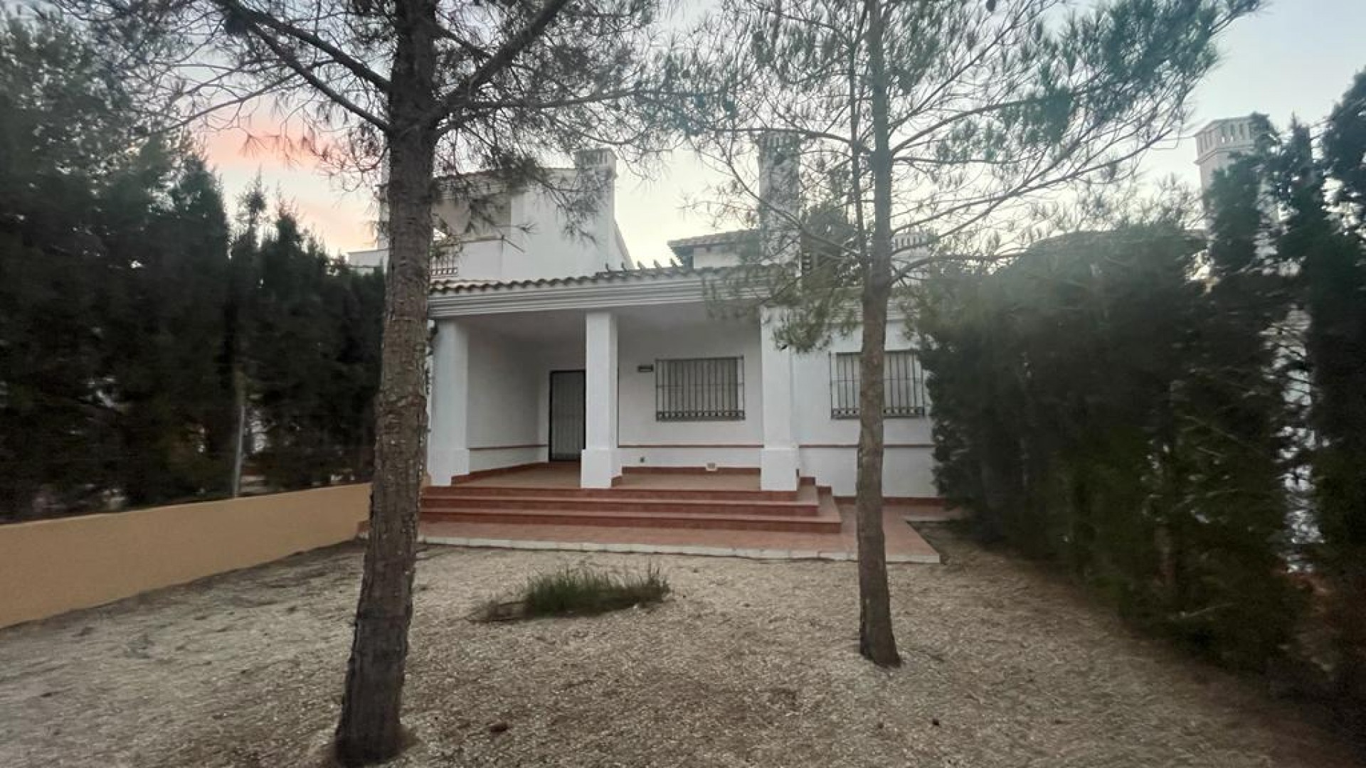 Sprzedaż - Willa w zabudowie bliźniaczej -
Murcia