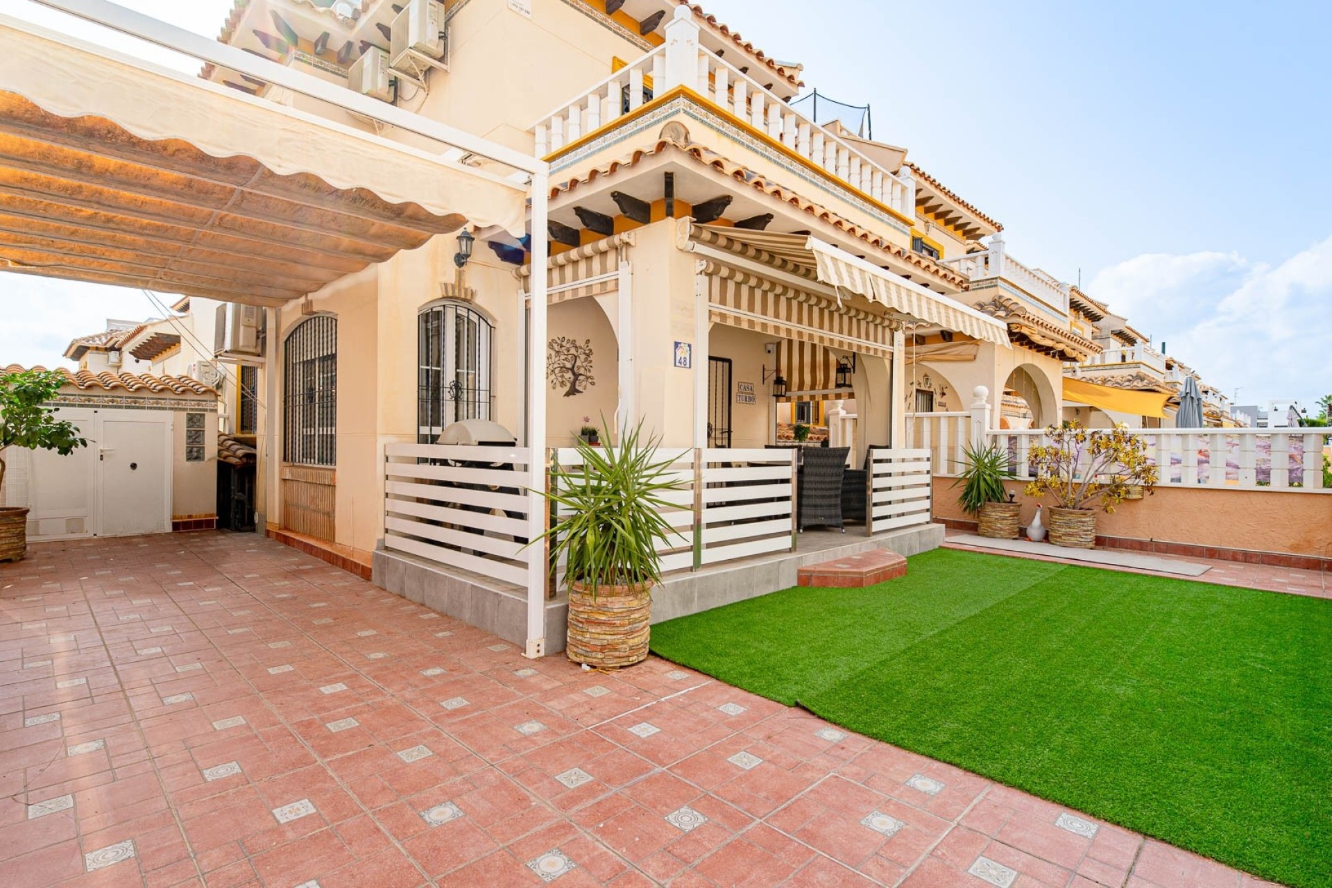 Sprzedaż - Willa w zabudowie bliźniaczej -
Orihuela Costa - Lomas de Cabo Roig