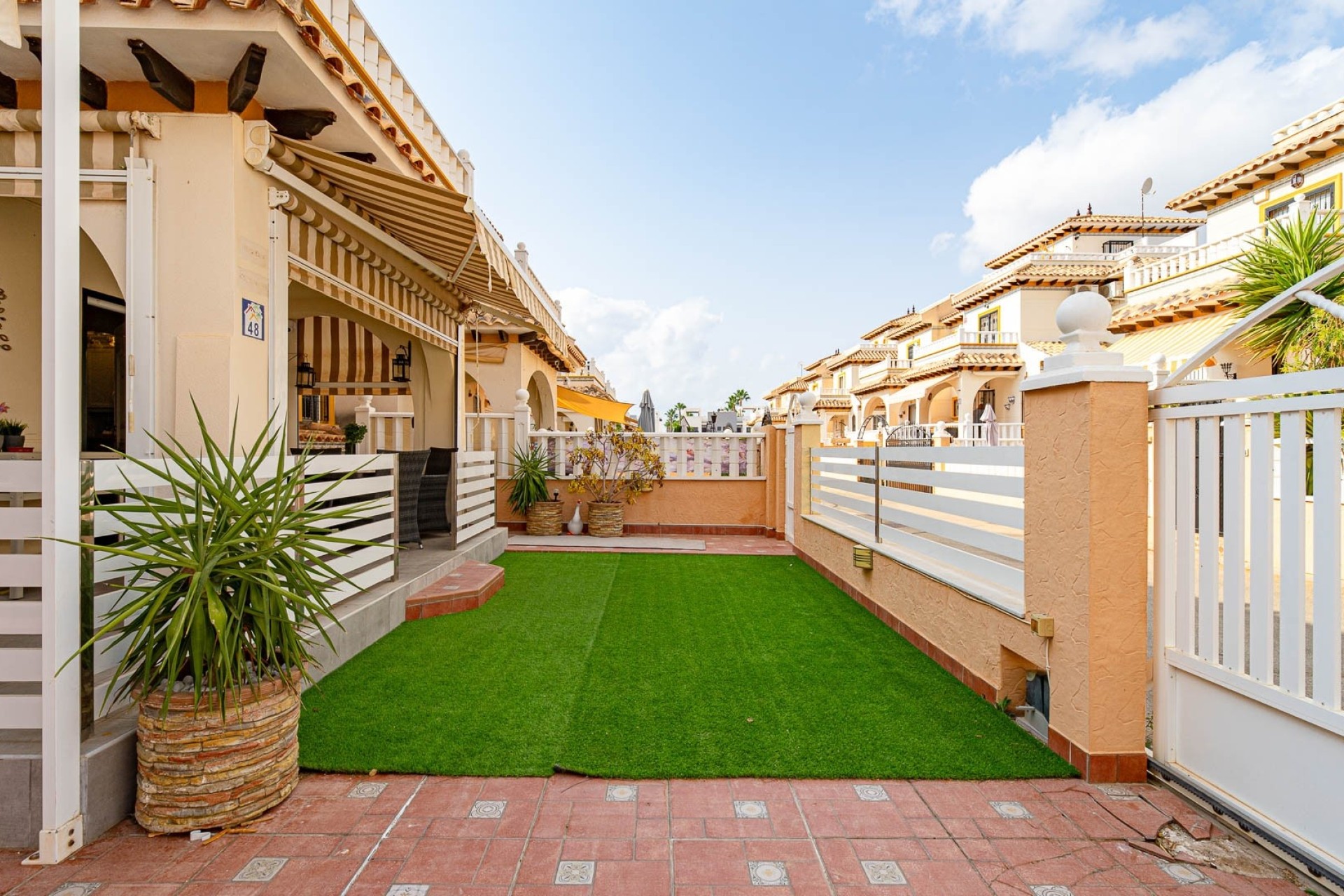 Sprzedaż - Willa w zabudowie bliźniaczej -
Orihuela Costa - Lomas de Cabo Roig