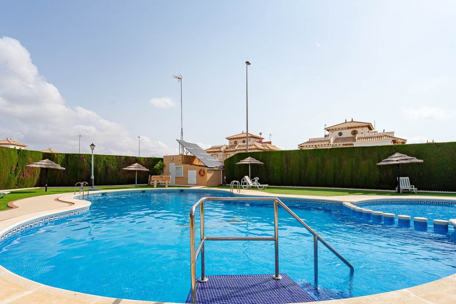 Sprzedaż - Willa w zabudowie bliźniaczej -
Orihuela Costa - Lomas de Cabo Roig