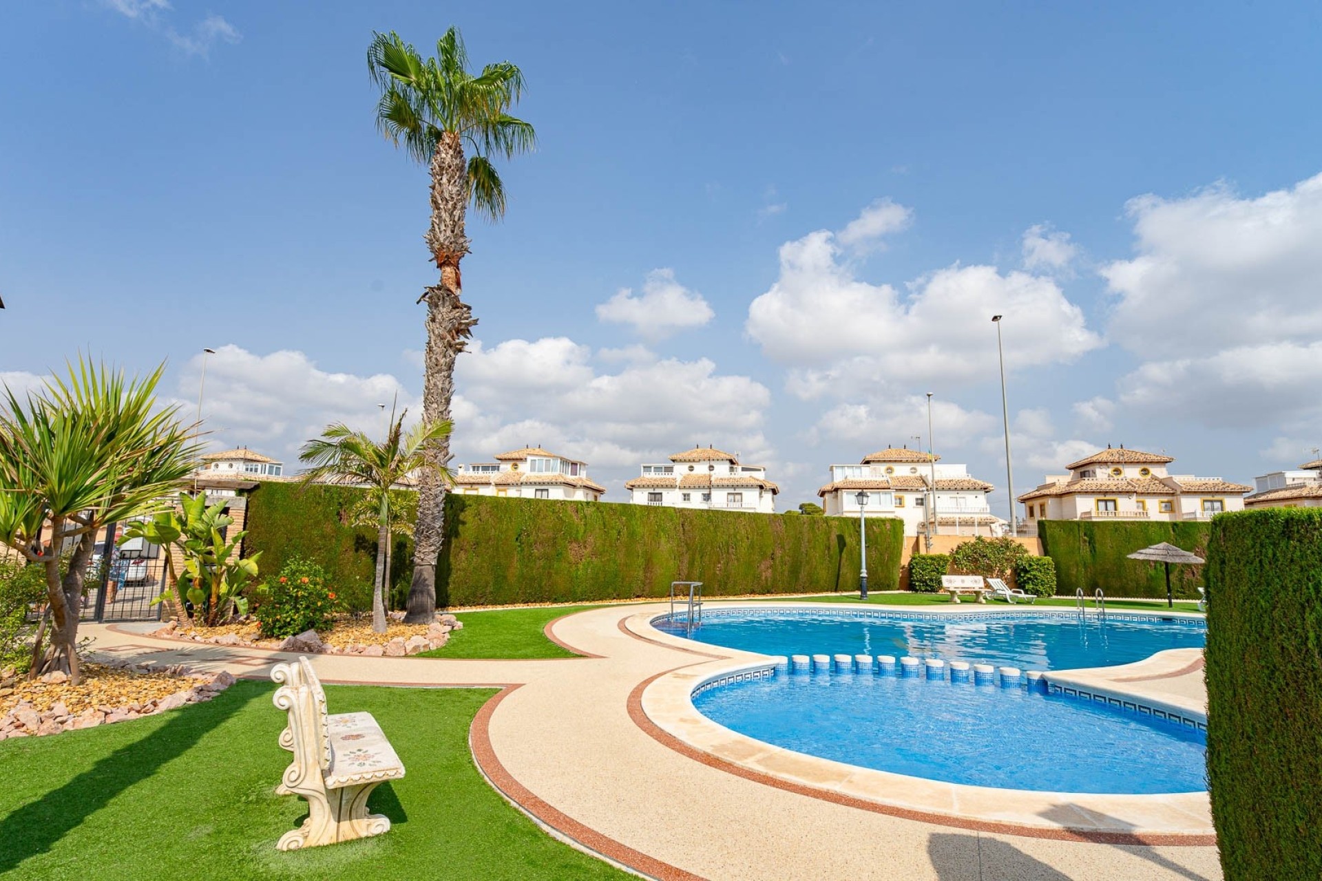 Sprzedaż - Willa w zabudowie bliźniaczej -
Orihuela Costa - Lomas de Cabo Roig
