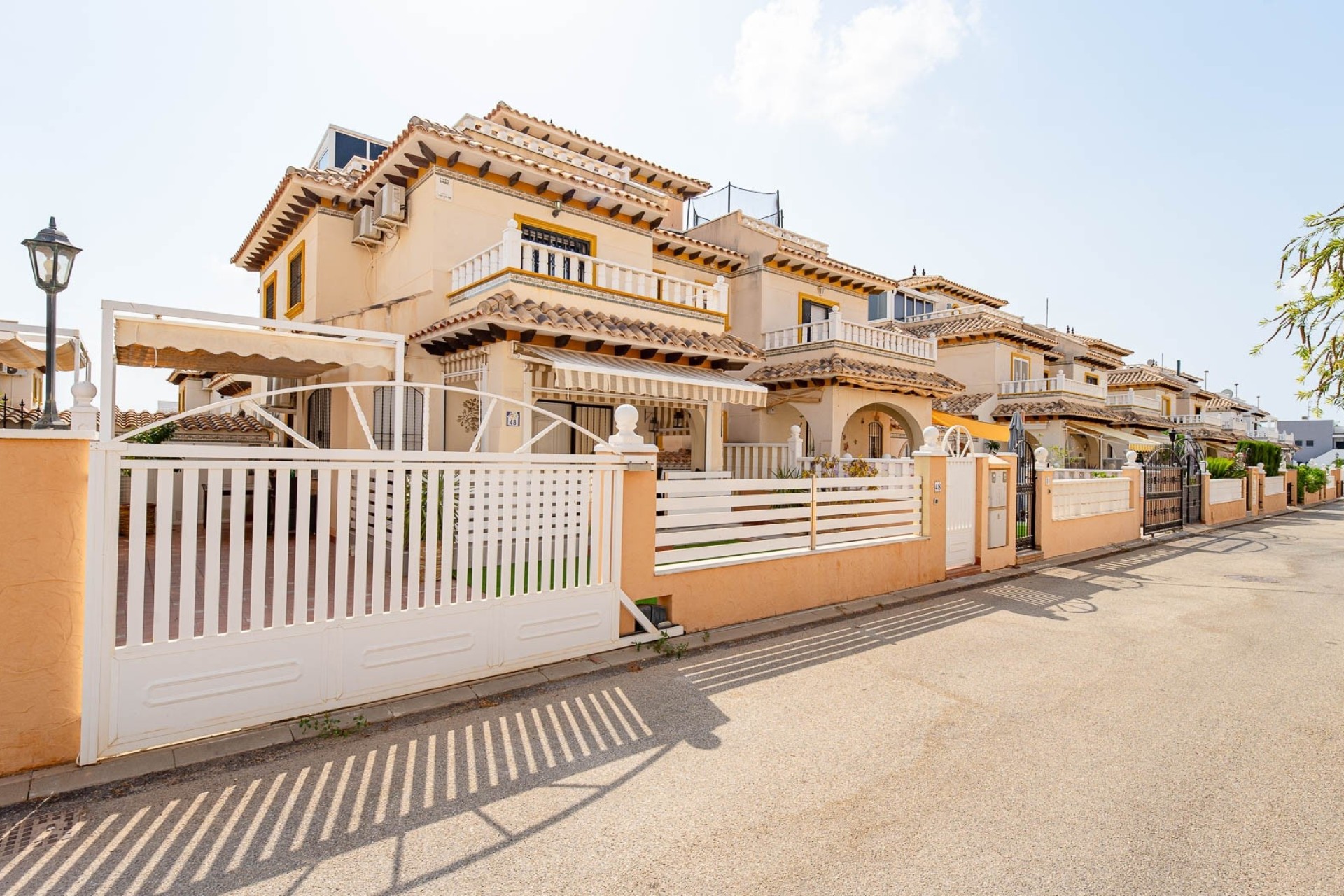 Sprzedaż - Willa w zabudowie bliźniaczej -
Orihuela Costa - Lomas de Cabo Roig