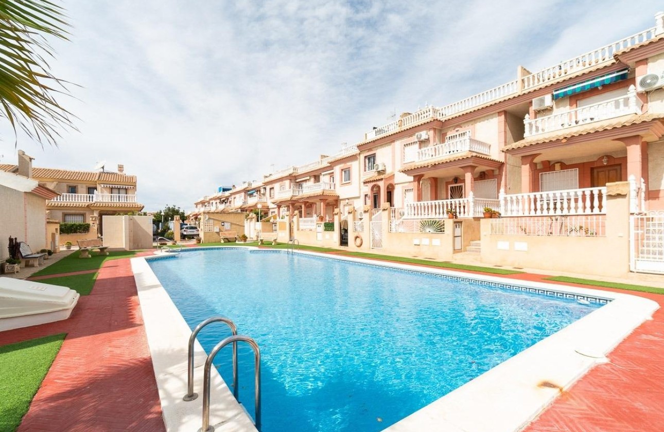 Sprzedaż - Willa w zabudowie bliźniaczej -
Orihuela Costa - Punta Prima
