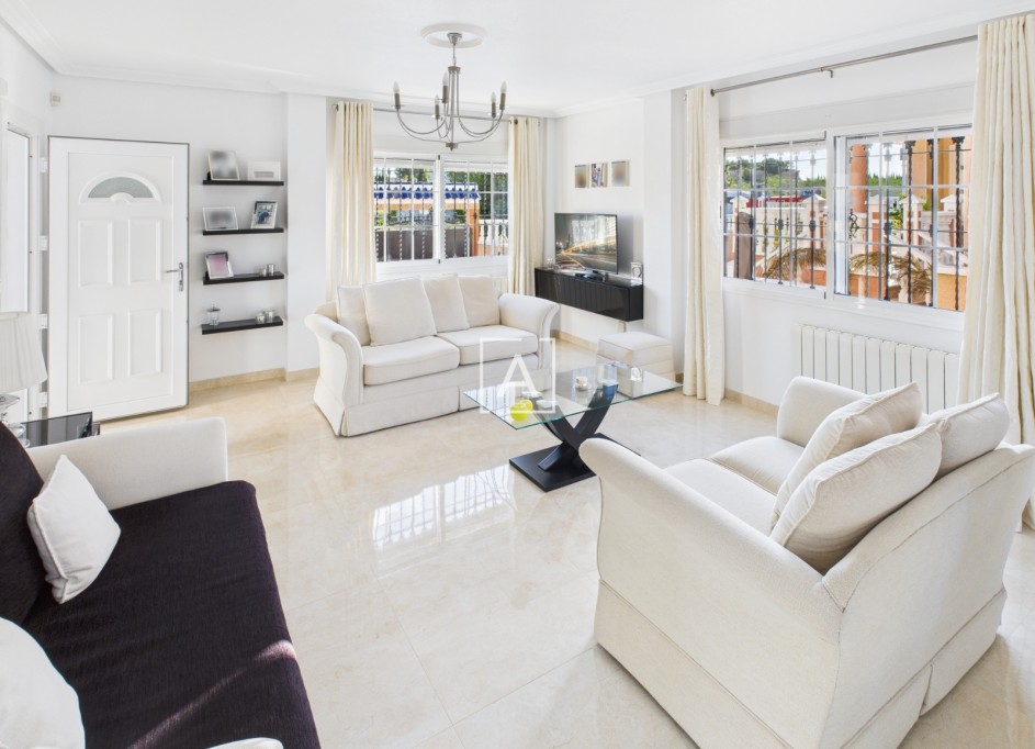 Sprzedaż - Willa w zabudowie bliźniaczej -
Pinar de Campoverde