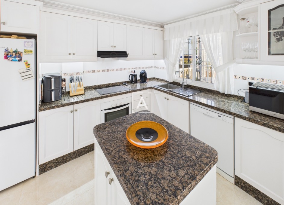 Sprzedaż - Willa w zabudowie bliźniaczej -
Pinar de Campoverde