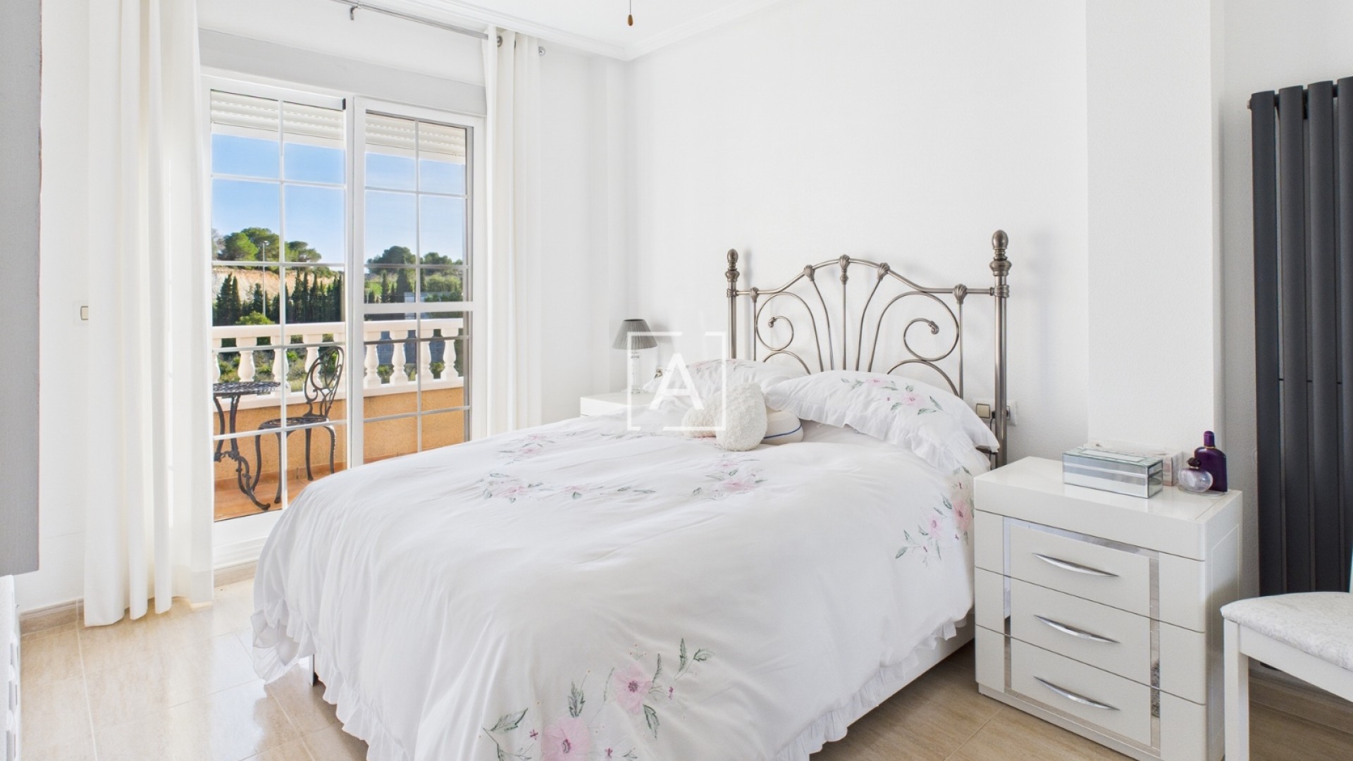 Sprzedaż - Willa w zabudowie bliźniaczej -
Pinar de Campoverde