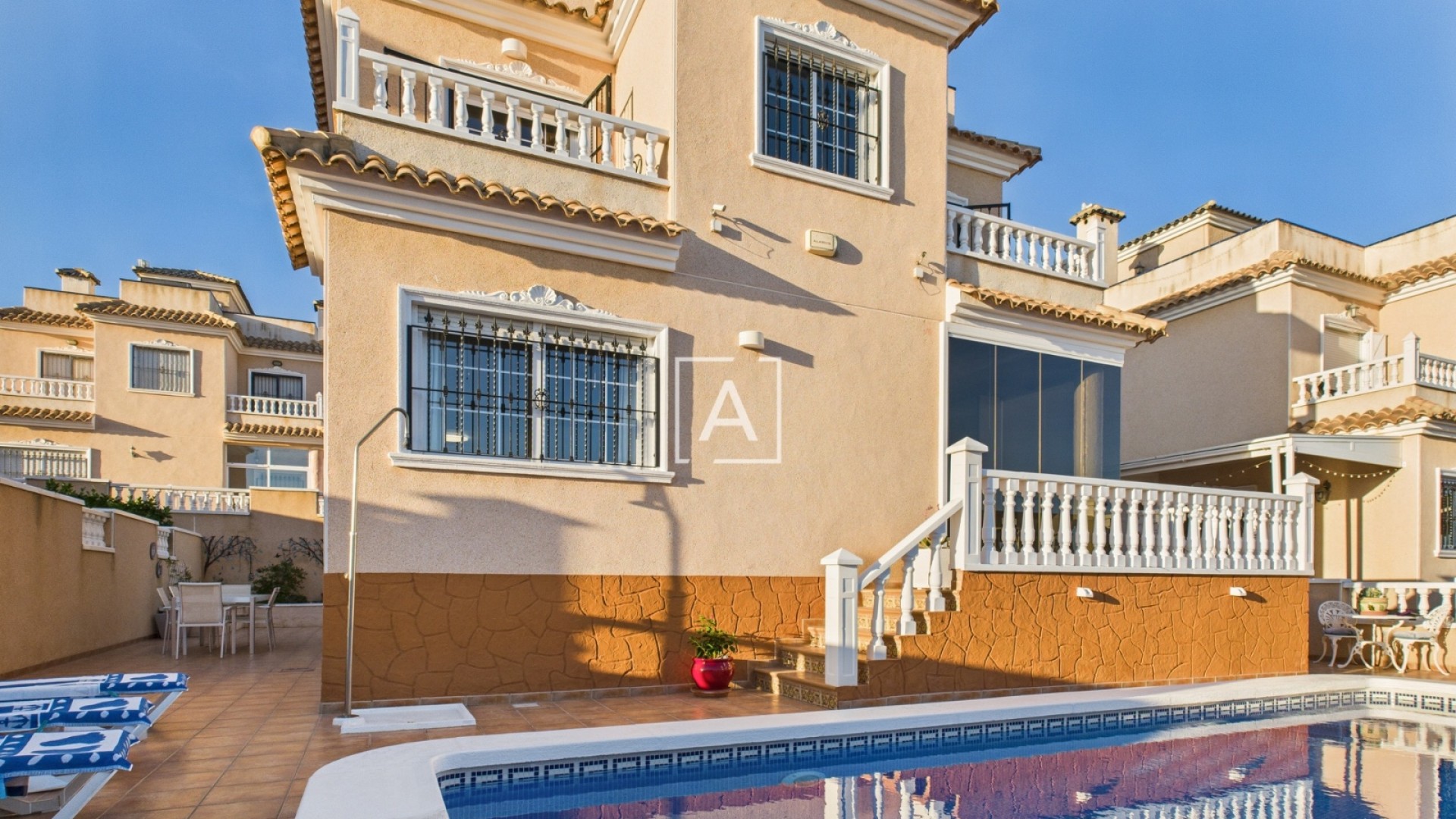 Sprzedaż - Willa w zabudowie bliźniaczej -
Pinar de Campoverde