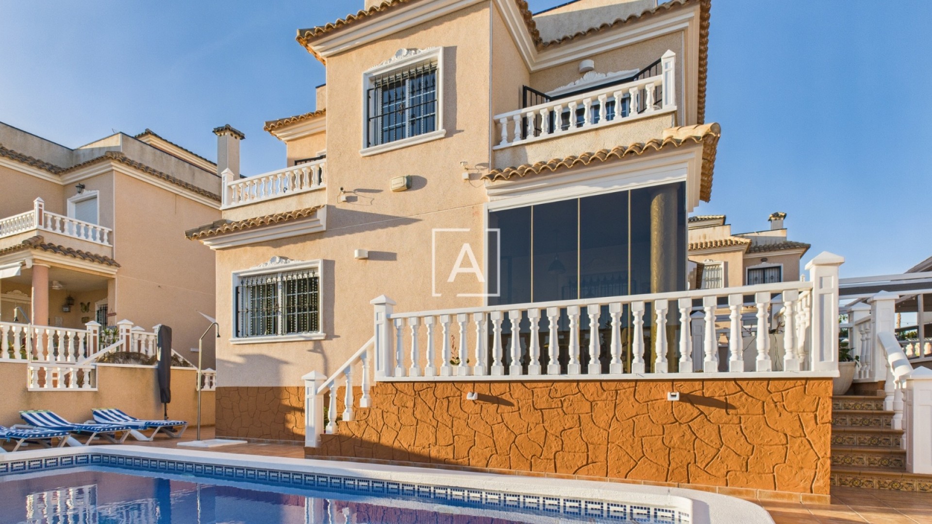 Sprzedaż - Willa w zabudowie bliźniaczej -
Pinar de Campoverde