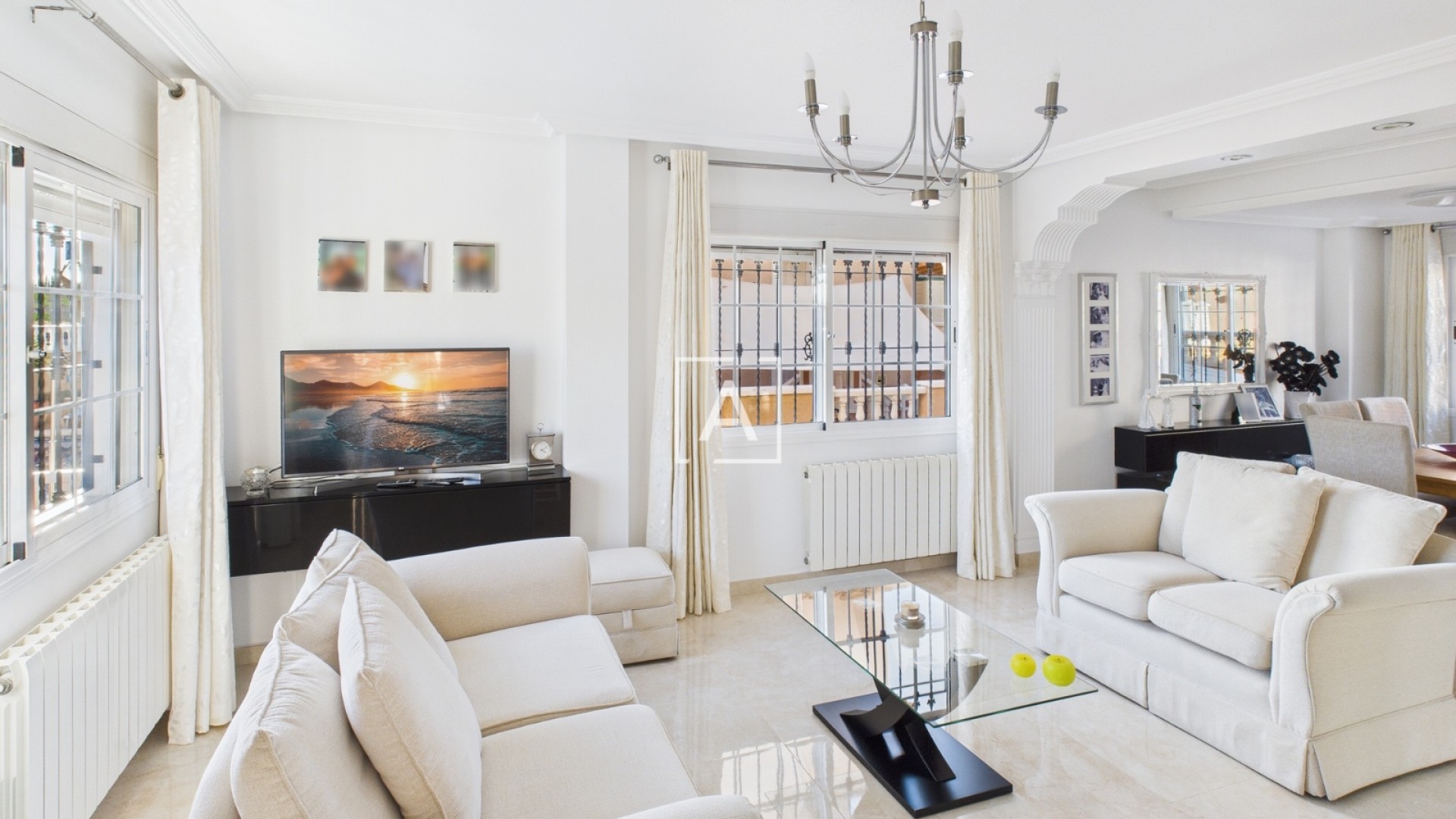 Sprzedaż - Willa w zabudowie bliźniaczej -
Pinar de Campoverde