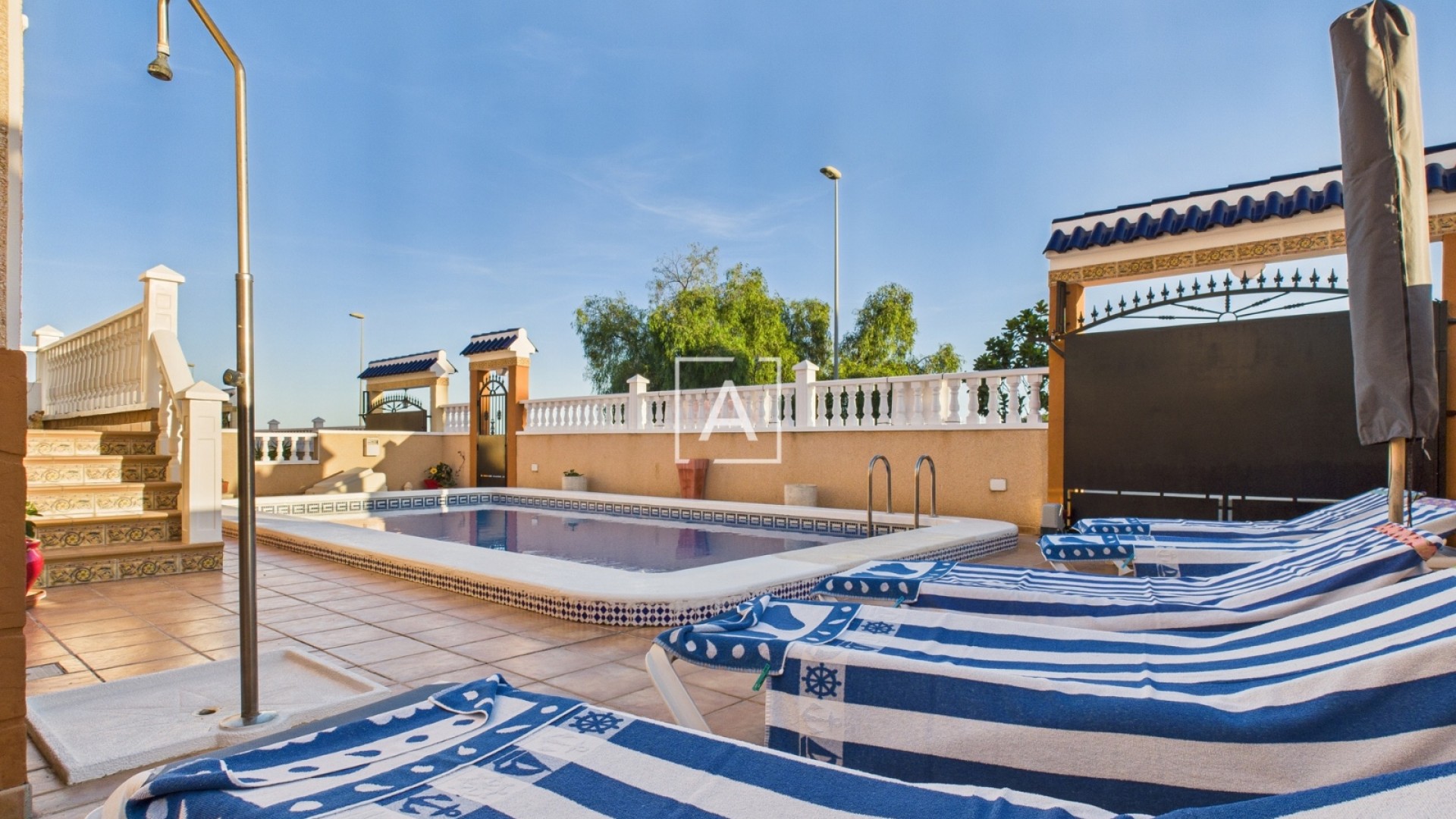 Sprzedaż - Willa w zabudowie bliźniaczej -
Pinar de Campoverde