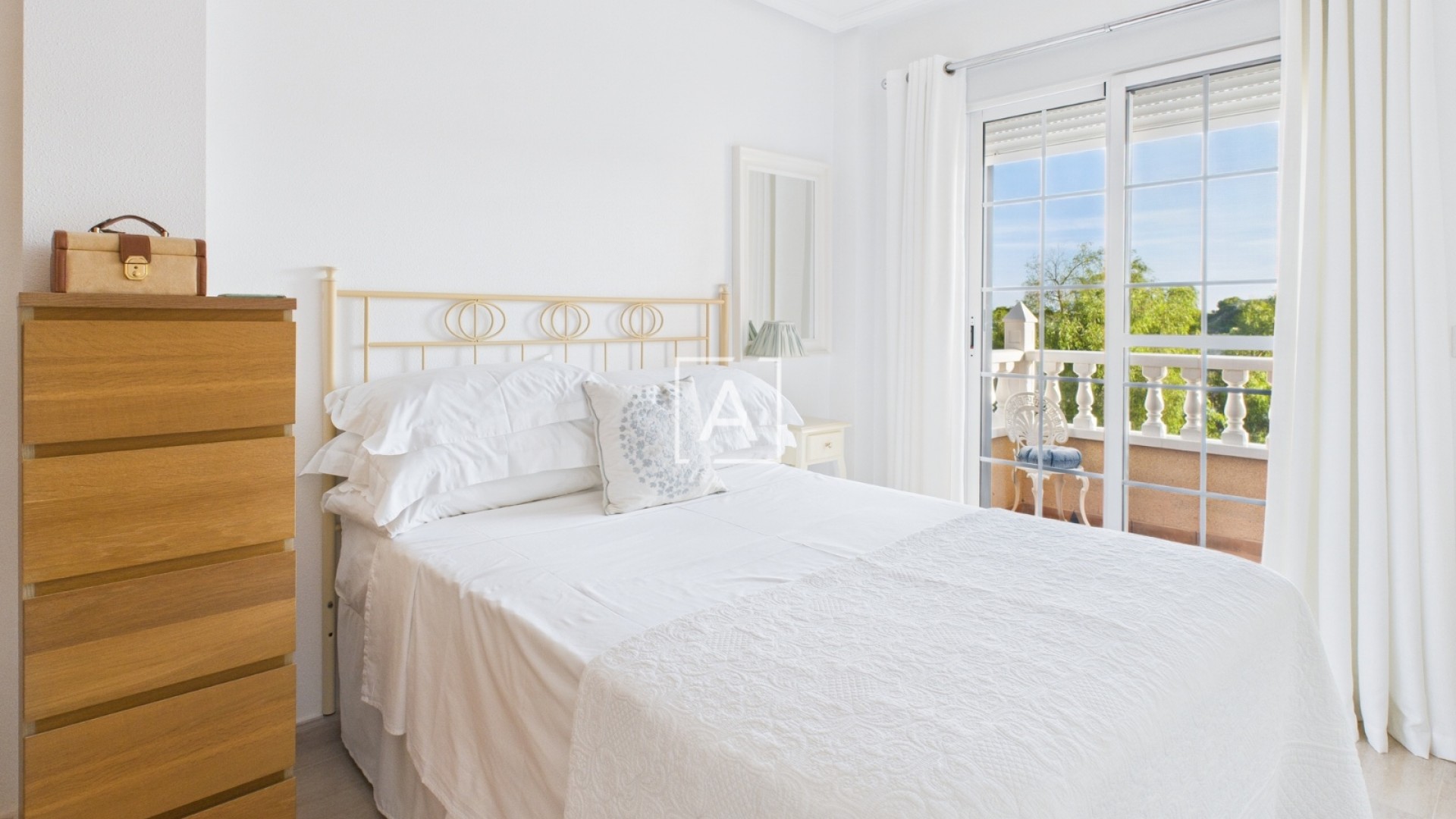 Sprzedaż - Willa w zabudowie bliźniaczej -
Pinar de Campoverde