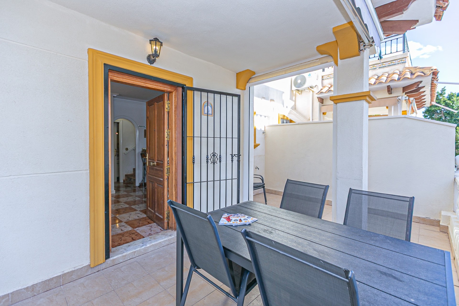 Sprzedaż - Willa w zabudowie bliźniaczej -
Playa Flamenca