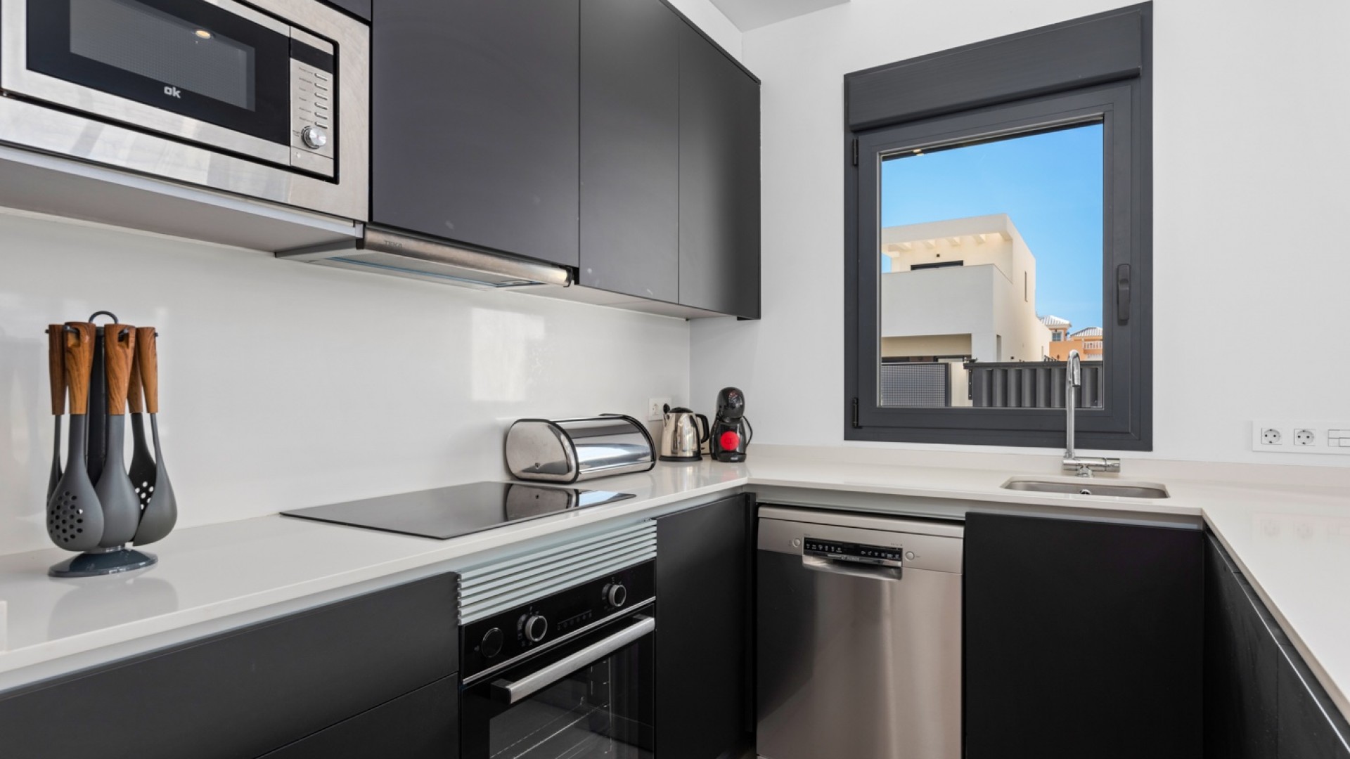 Sprzedaż - Willa w zabudowie bliźniaczej -
San Fulgencio - La Marina