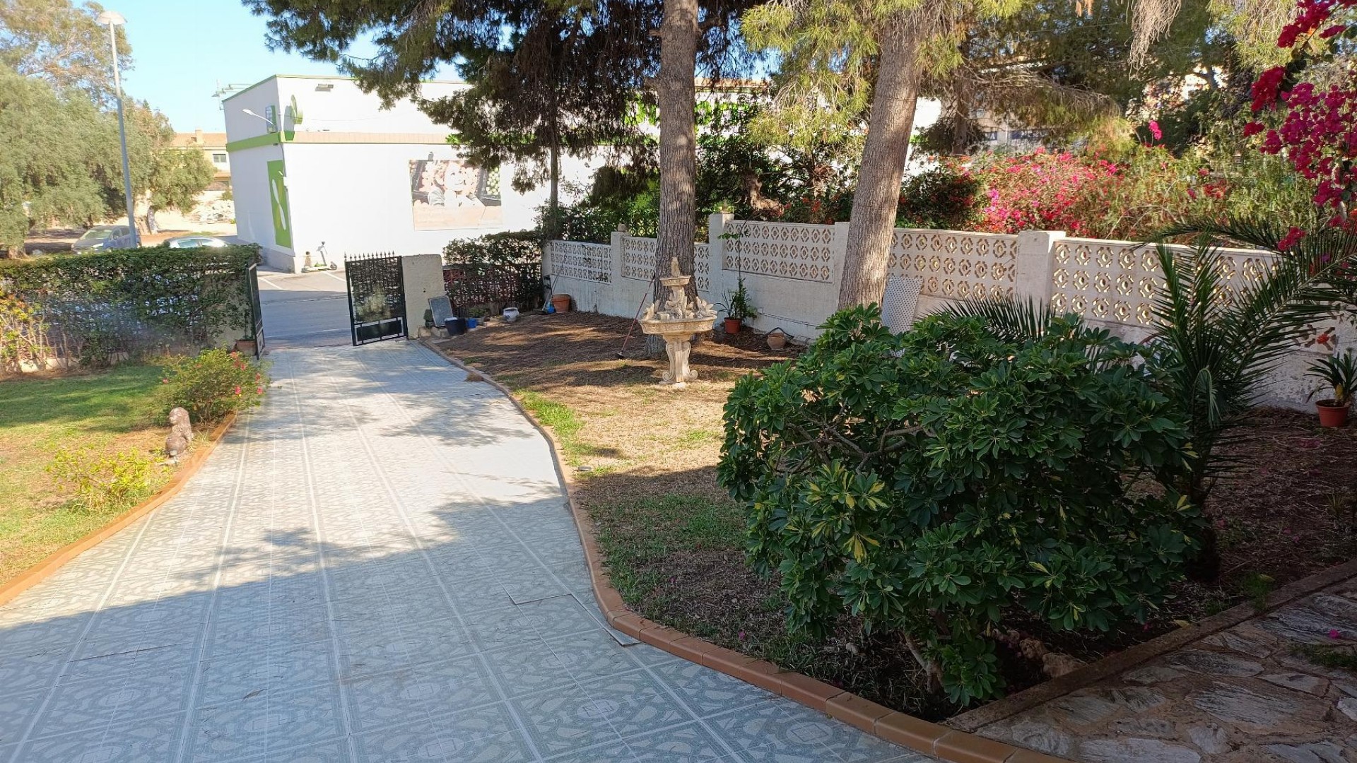 Sprzedaż - Willa w zabudowie bliźniaczej -
Torrevieja - Los Balcones