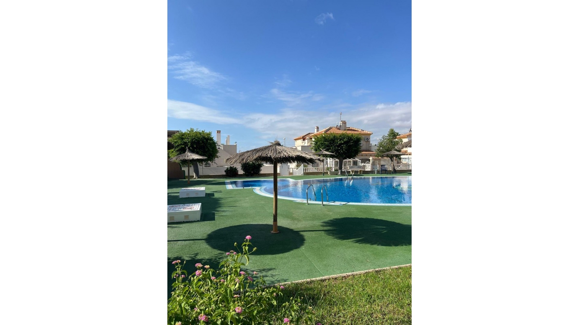 Sprzedaż - Willa w zabudowie bliźniaczej -
Torrevieja - Torreblanca