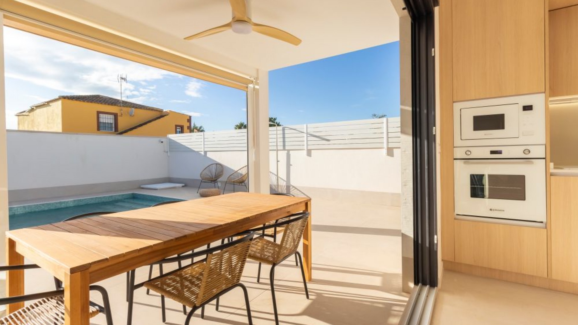 Sprzedaż - Willa w zabudowie bliźniaczej -
Torrevieja - torrevieja