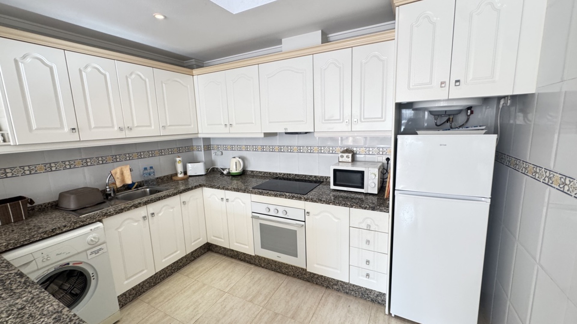 Sprzedaż - Willa w zabudowie bliźniaczej -
Villamartín