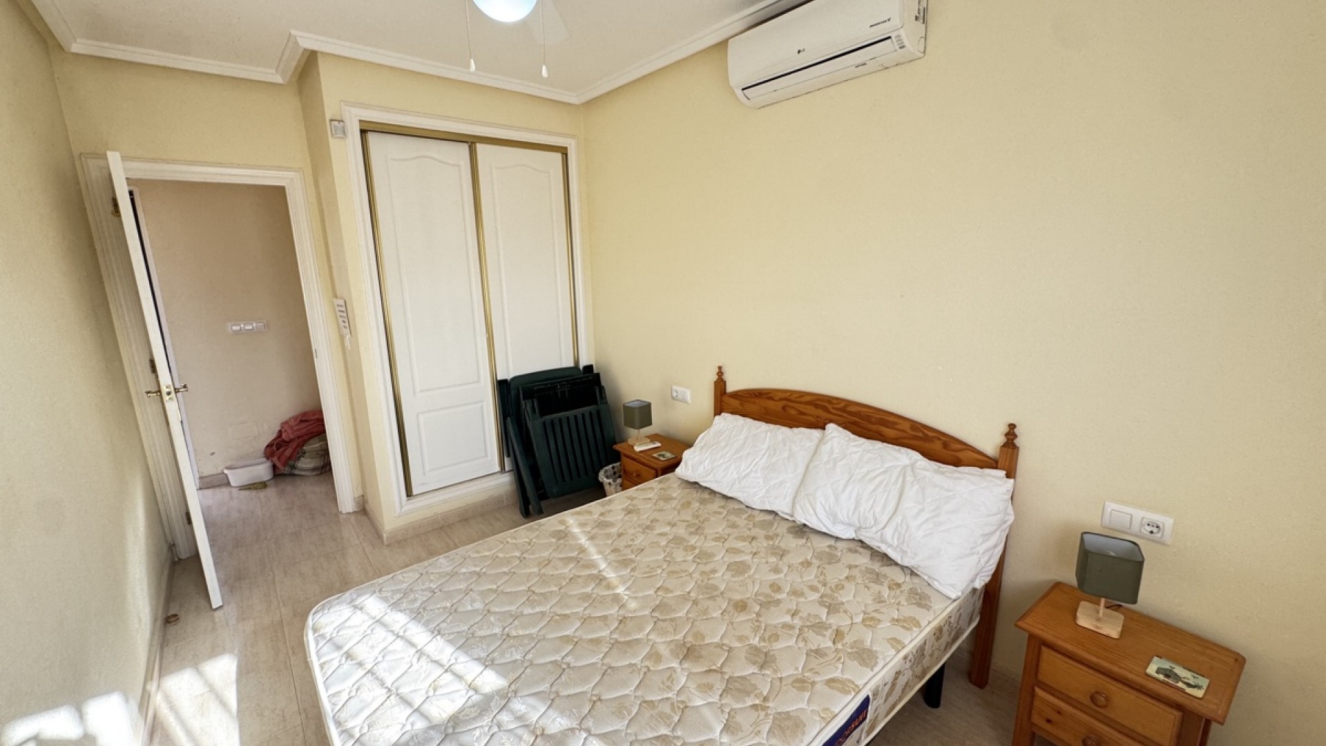 Sprzedaż - Willa w zabudowie bliźniaczej -
Villamartín