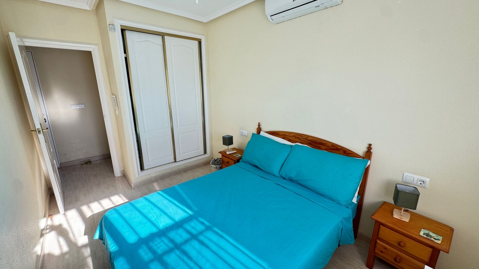 Sprzedaż - Willa w zabudowie bliźniaczej -
Villamartín