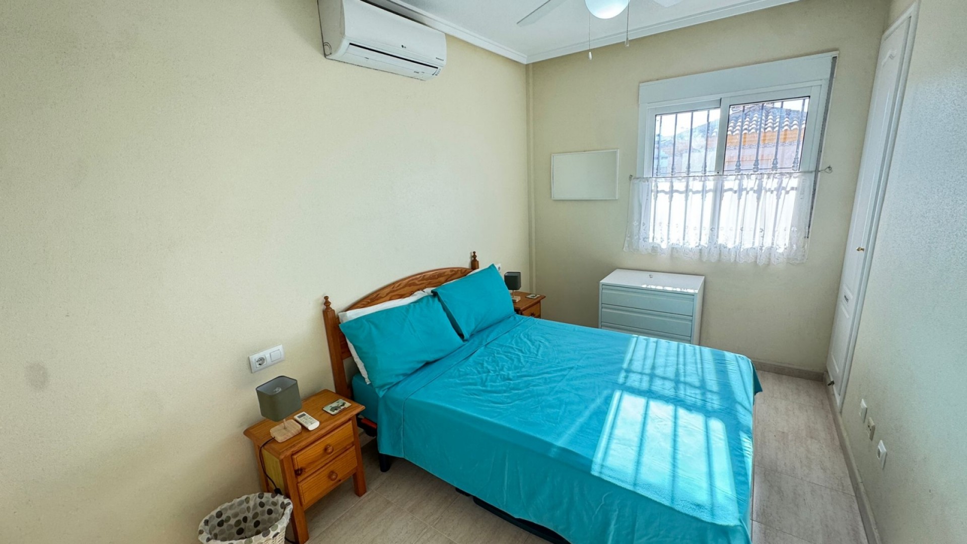 Sprzedaż - Willa w zabudowie bliźniaczej -
Villamartín