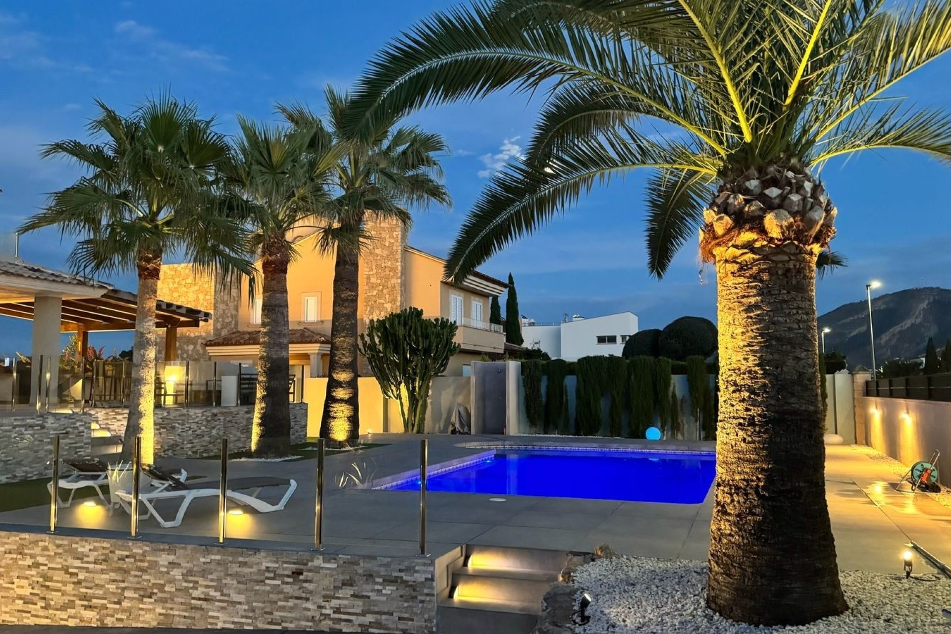 Sprzedaż - Willa wolnostojąca -
Alfaz del Pi - Costa Blanca