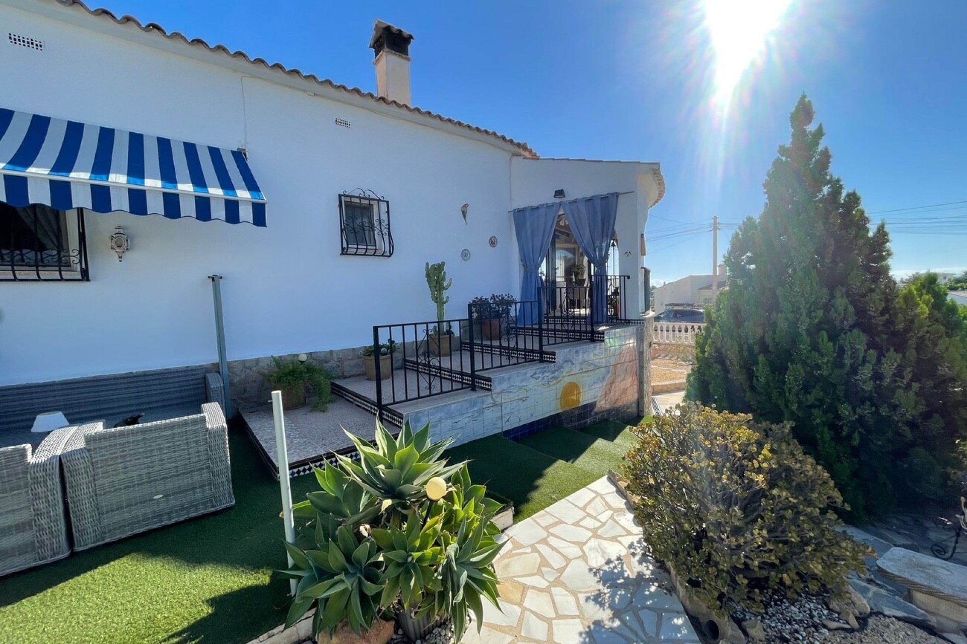 Sprzedaż - Willa wolnostojąca -
Alfaz del Pi - Costa Blanca