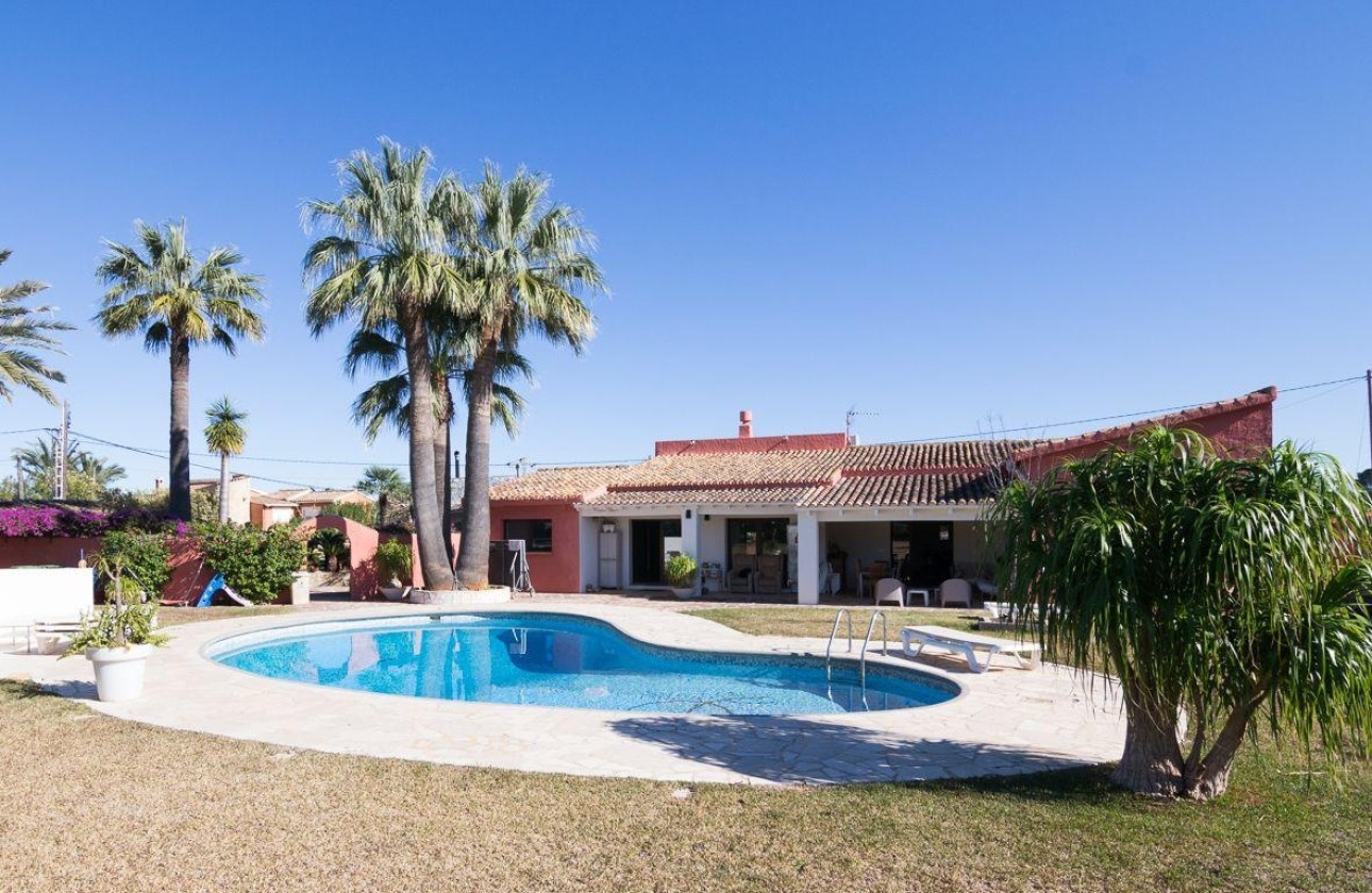 Sprzedaż - Willa wolnostojąca -
Denia - Dénia